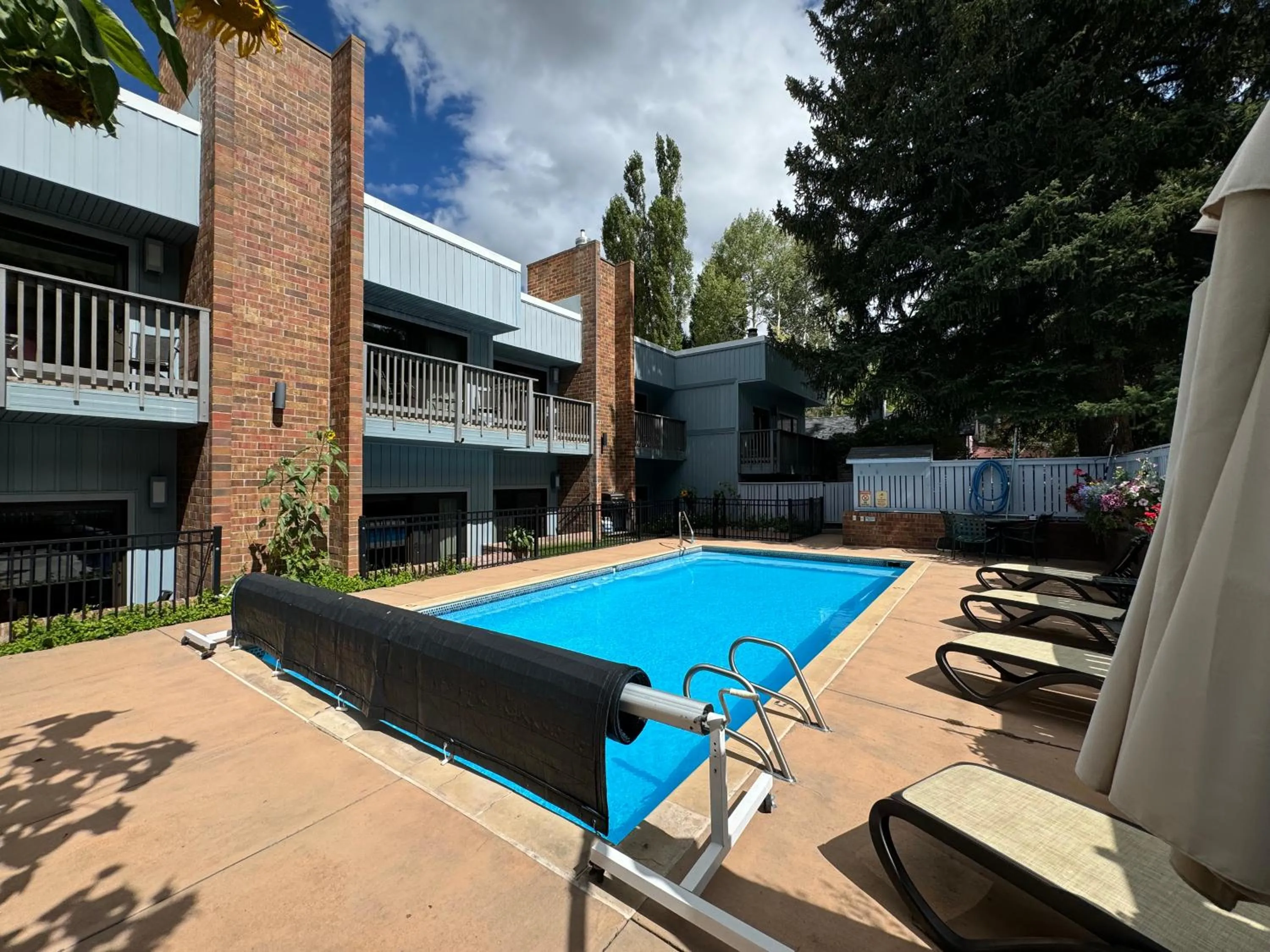 Shadow Mountain Lodge