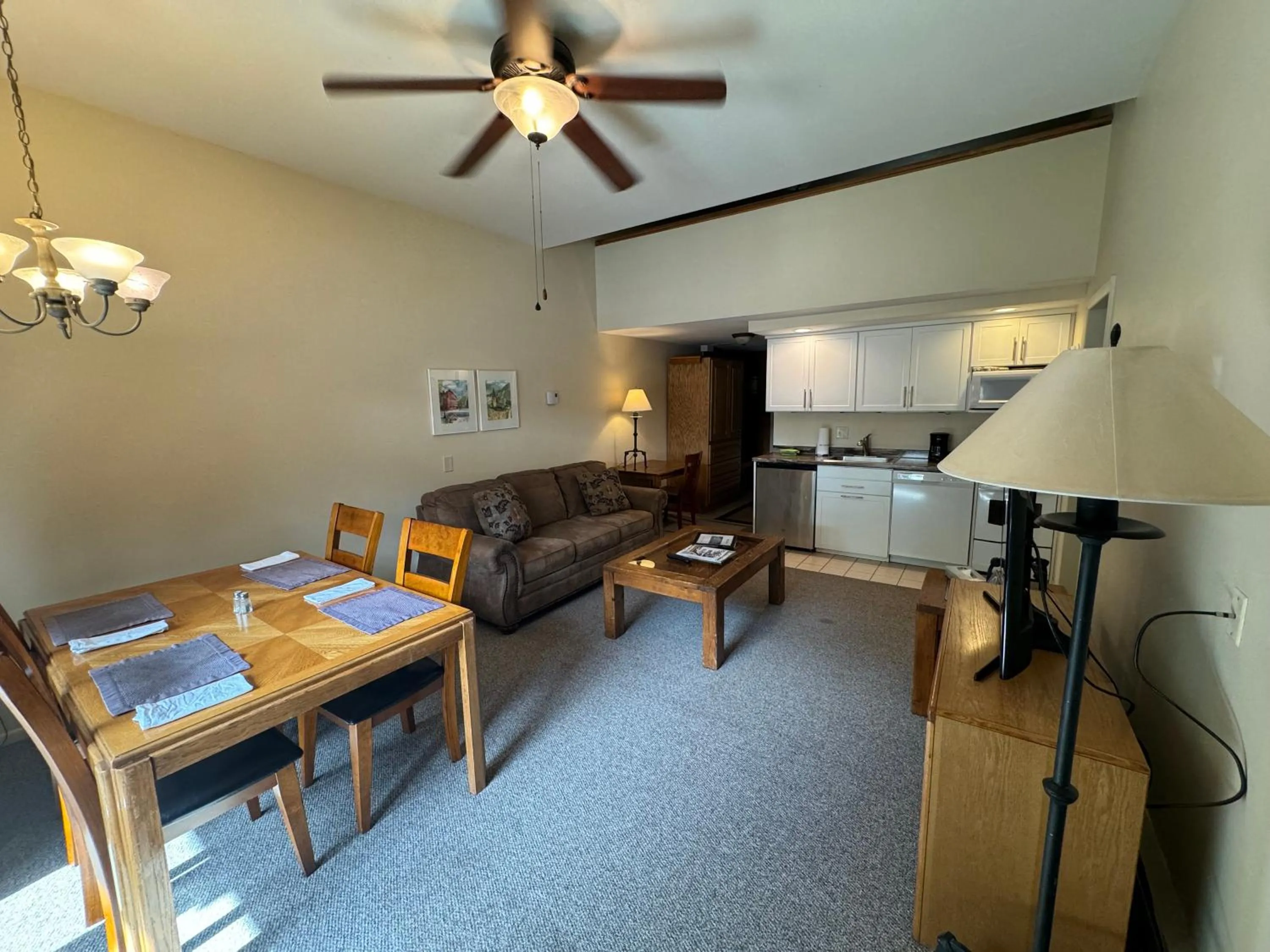 Shadow Mountain Lodge