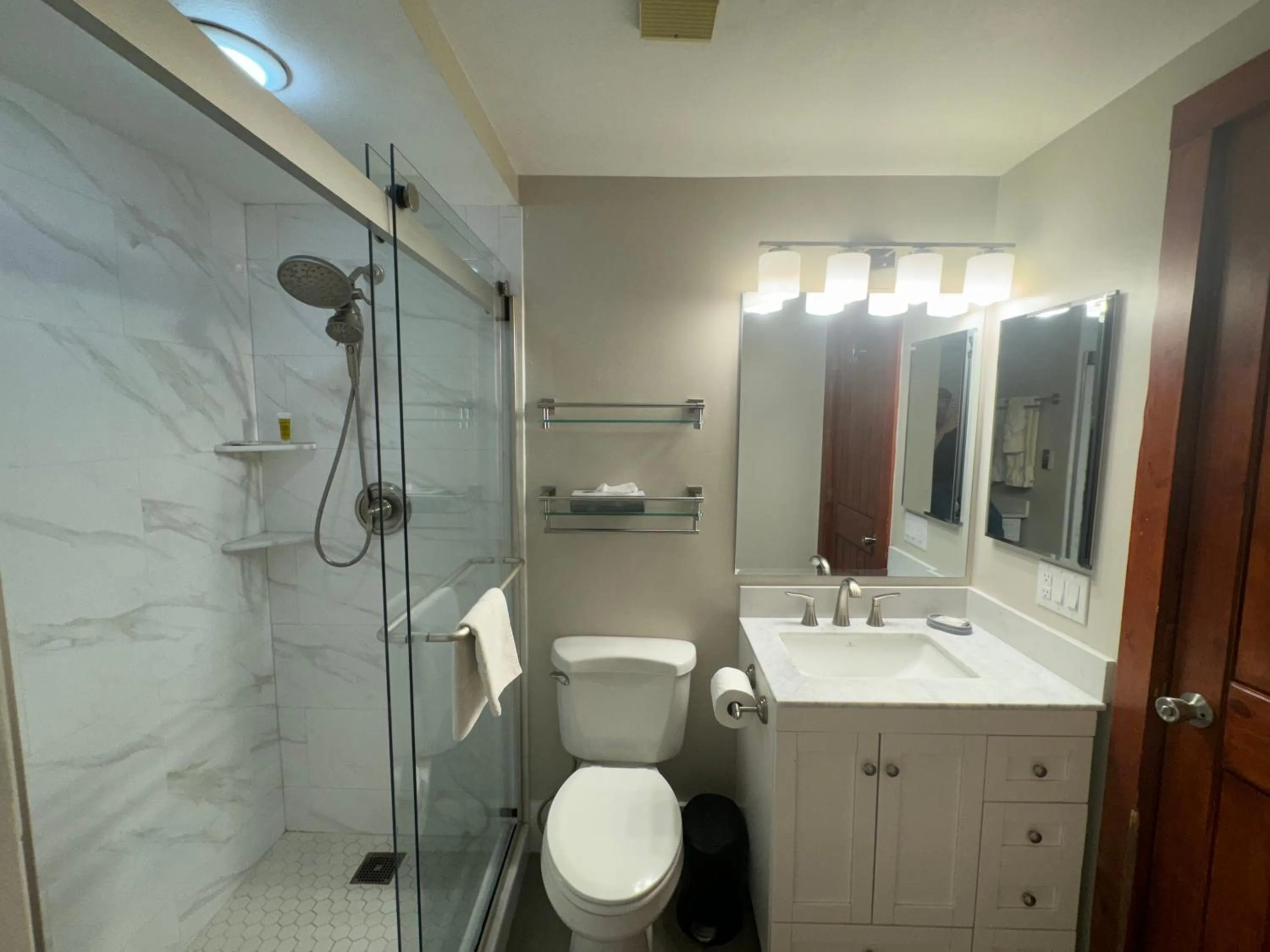 Shadow Mountain Lodge