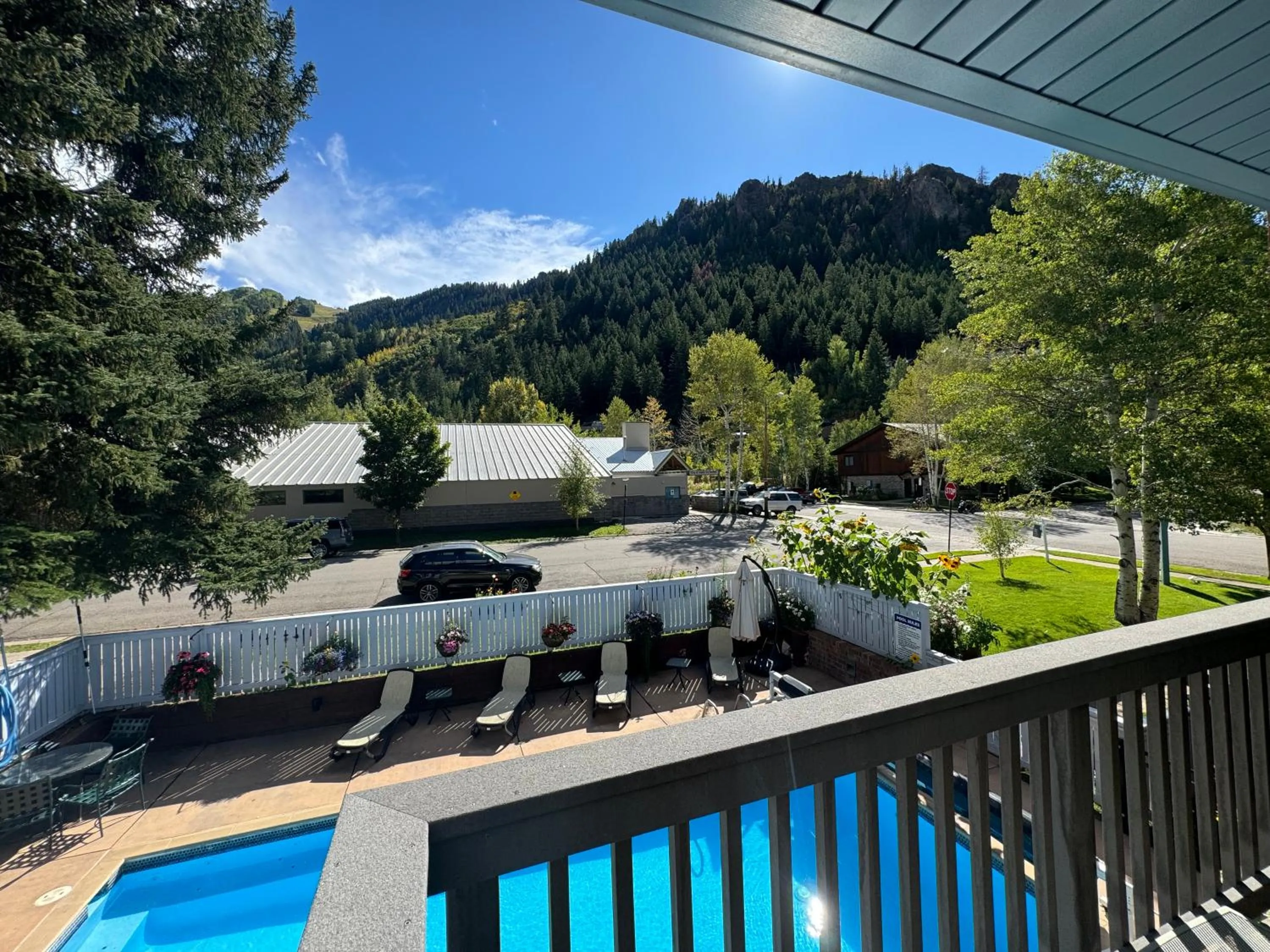 Shadow Mountain Lodge