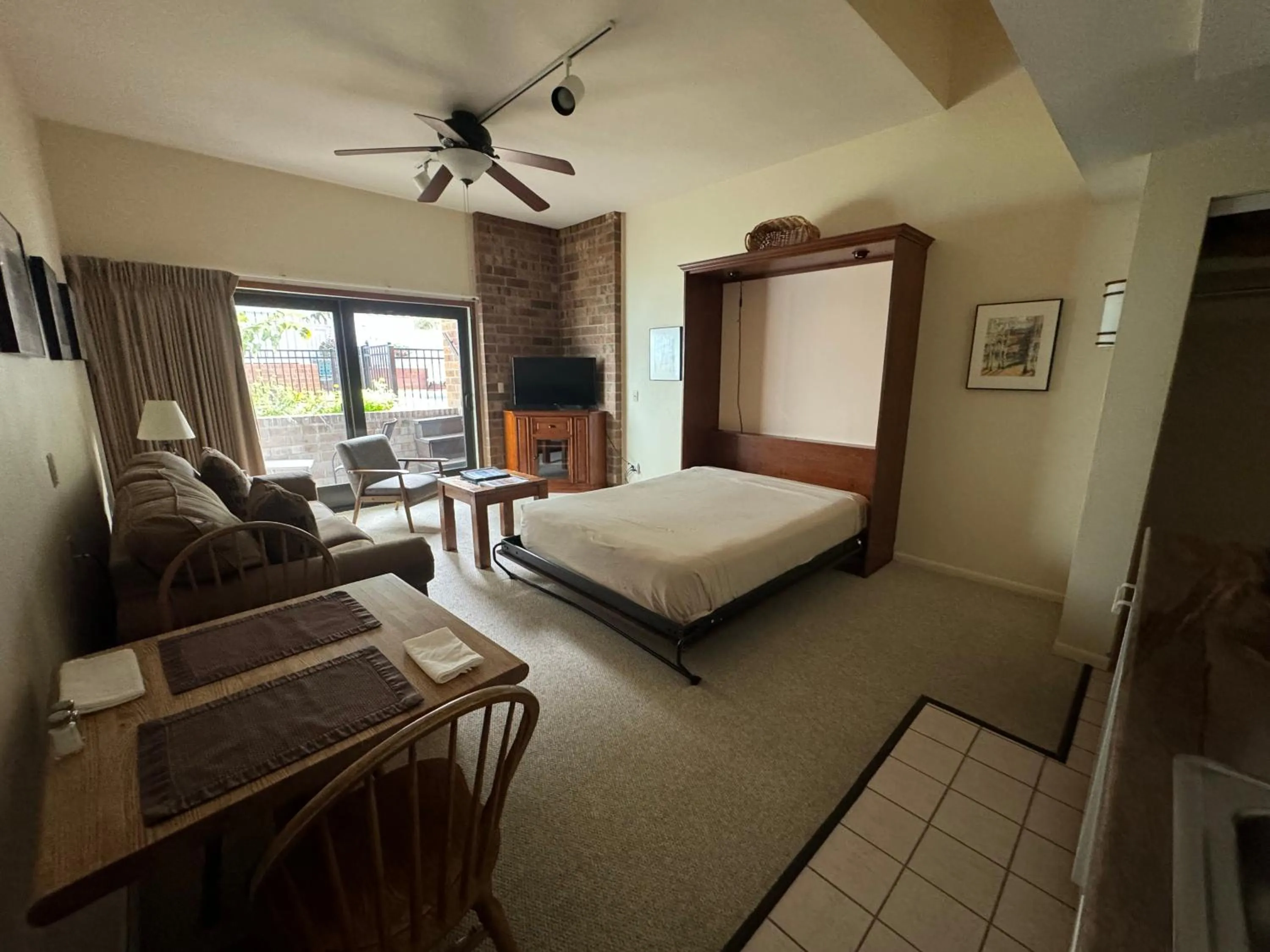 Bed in Shadow Mountain Lodge