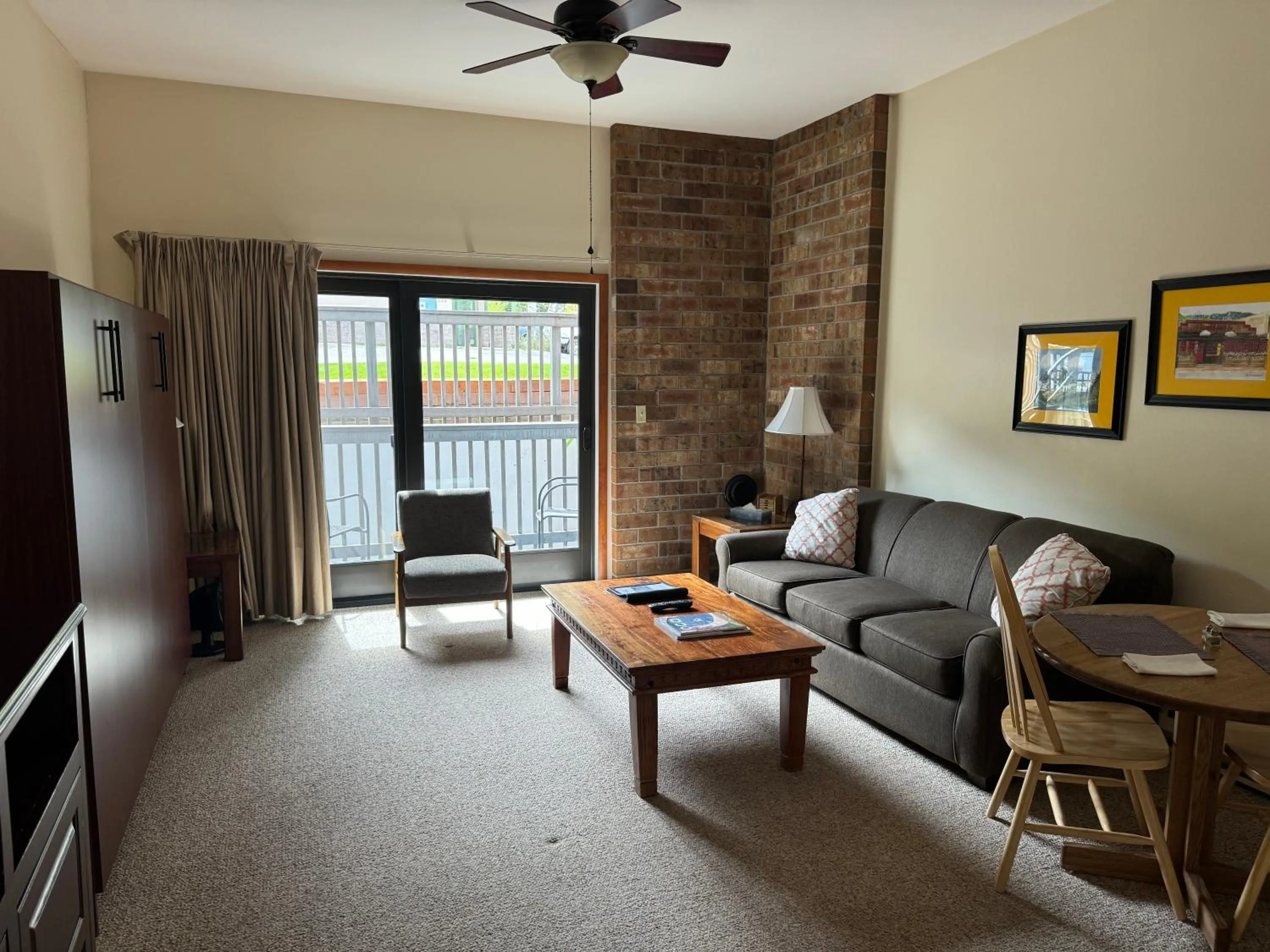 Shadow Mountain Lodge