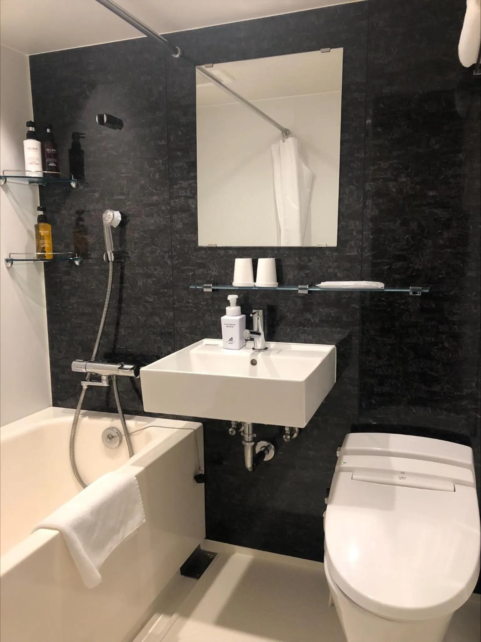 Bathroom in HOTEL SUI AKASAKA by ABEST