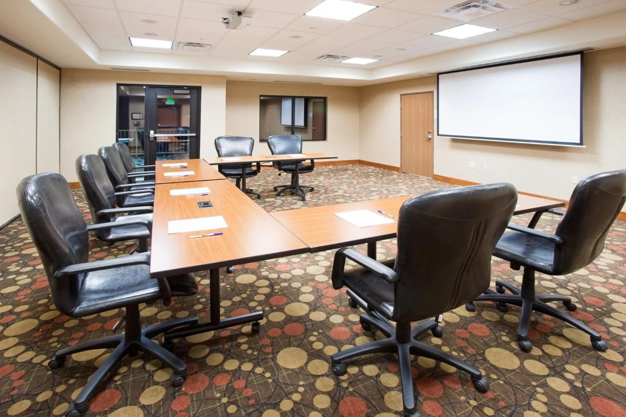 Meeting/conference room in Holiday Inn Express and Suites Los Alamos Entrada Park by IHG