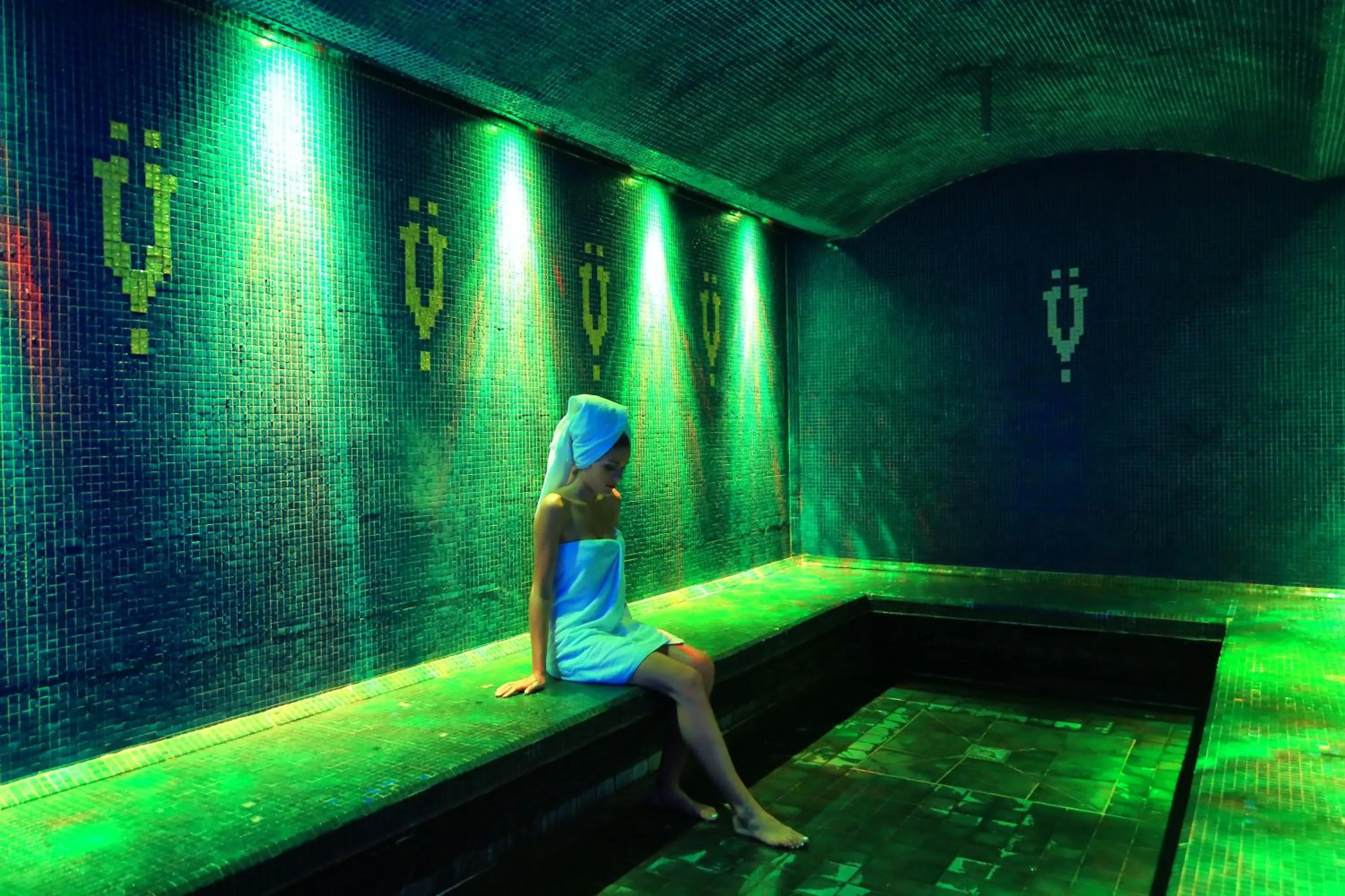 Steam room in La Creole Beach Hotel & Spa