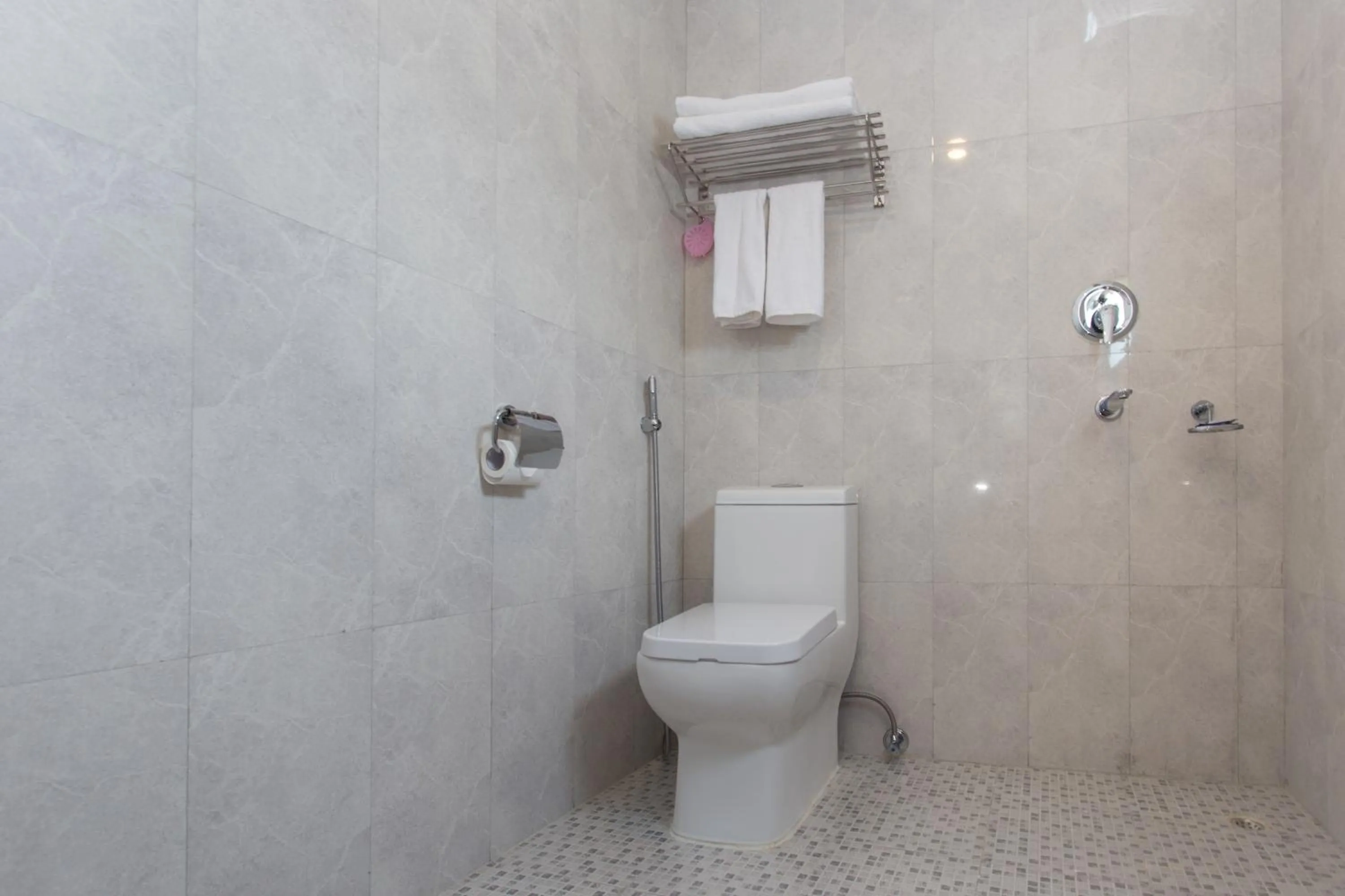 Toilet in Hotel Beijing Lu