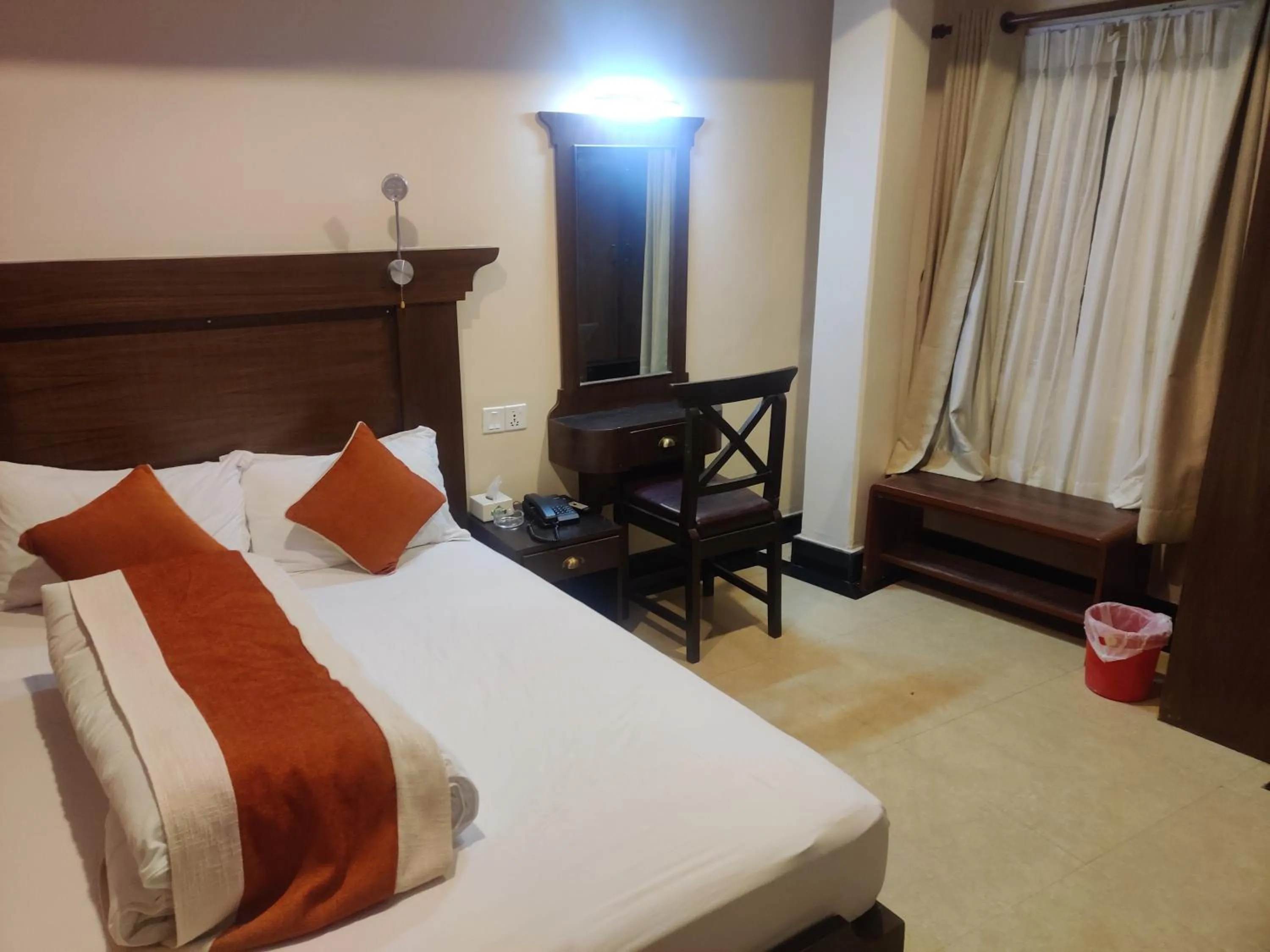 Property building, Bed in Hotel Beijing Lu