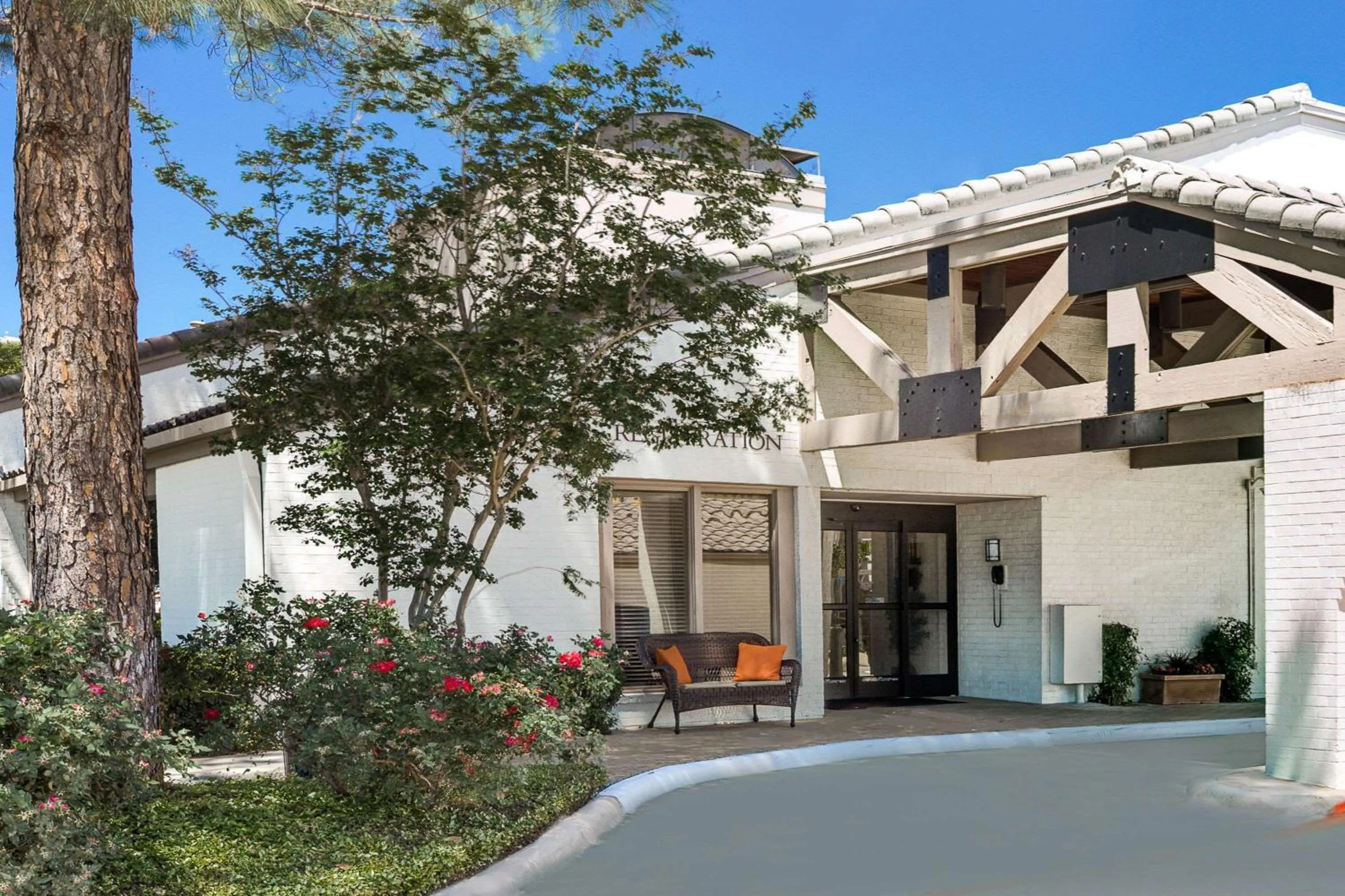 Value Suites Extended Stay - Arlington