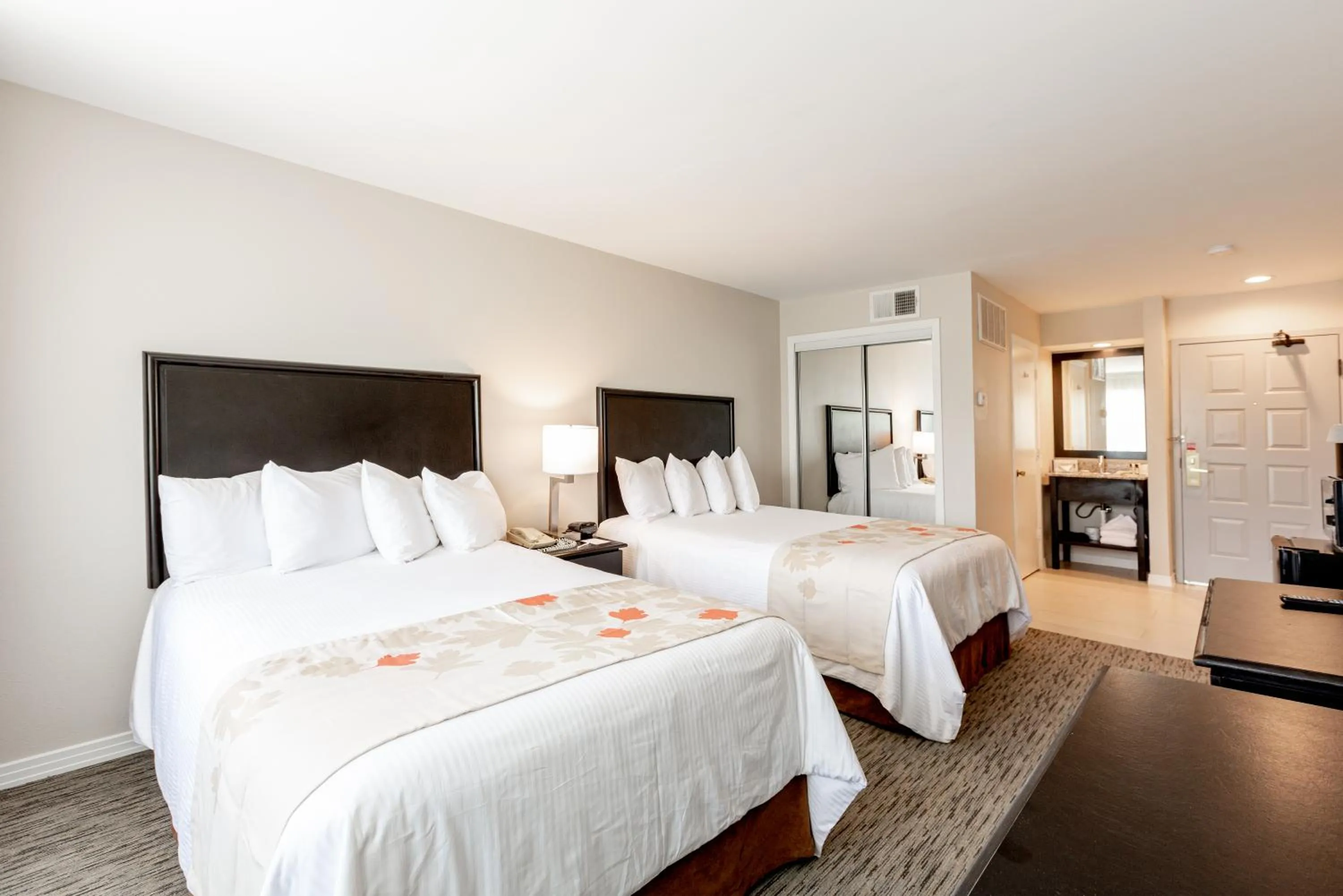 Bed in Value Suites Extended Stay - Arlington