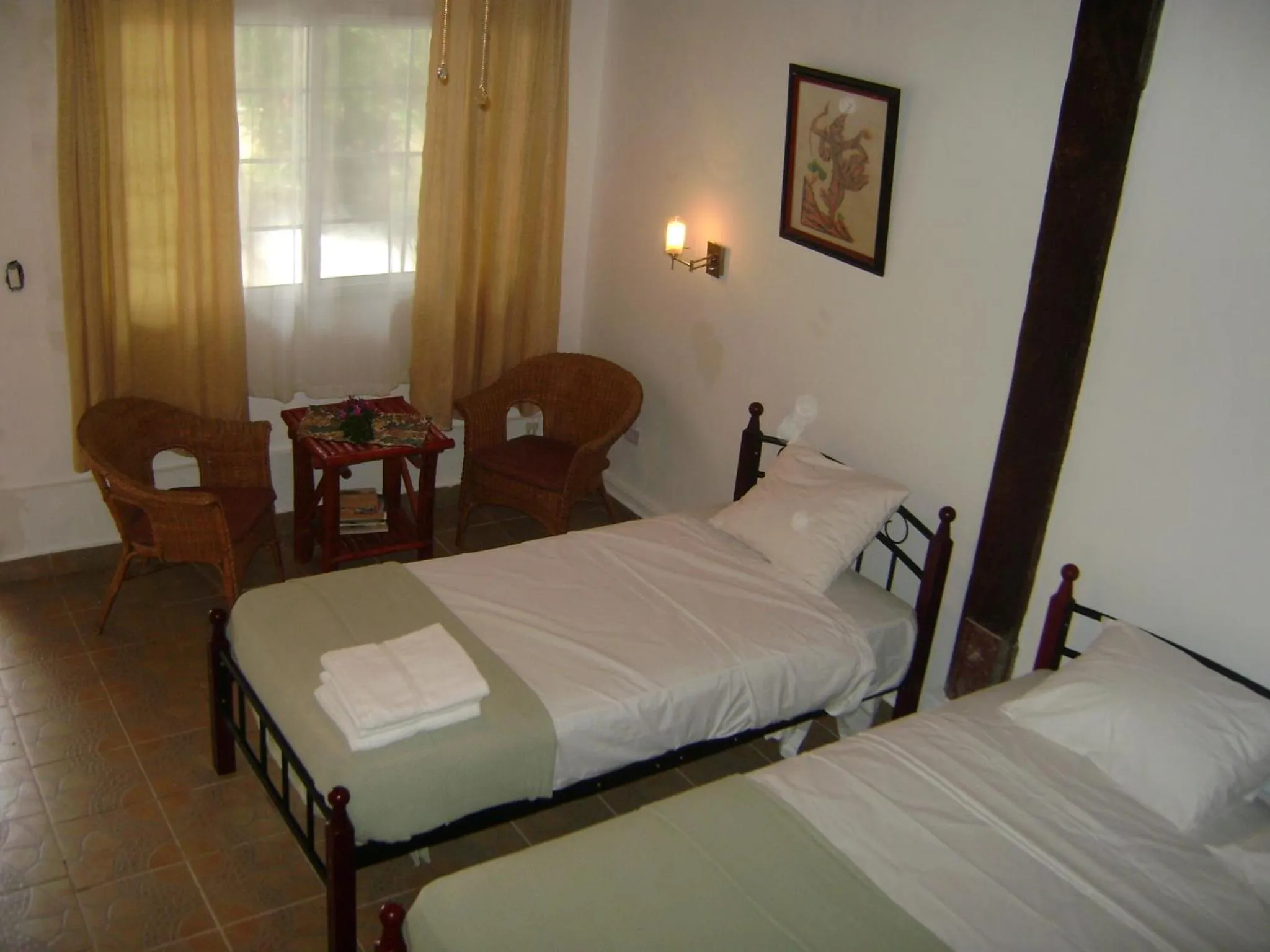 Shower, Bed in Hotel Gerald