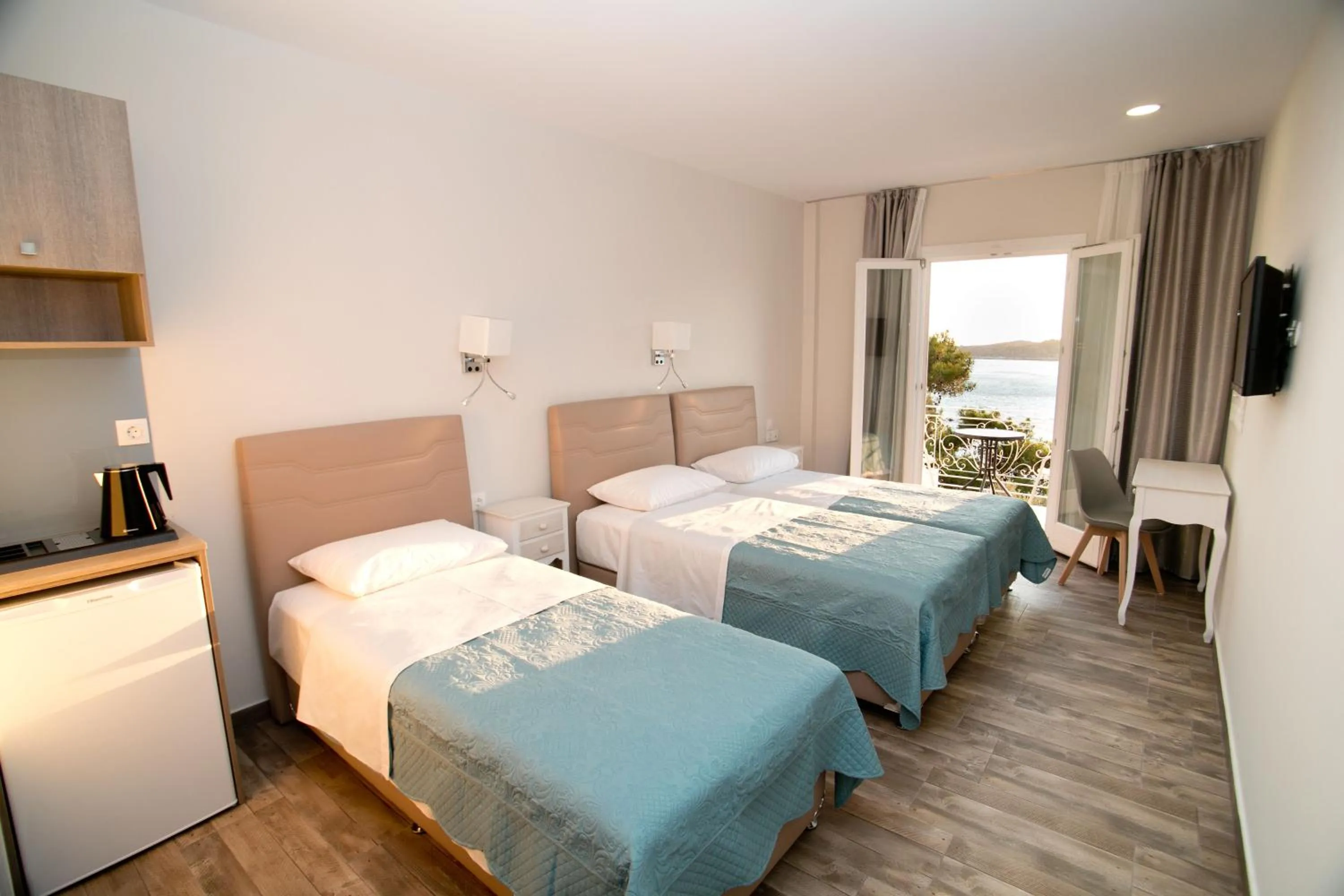 Bed in Hyperion Hotel