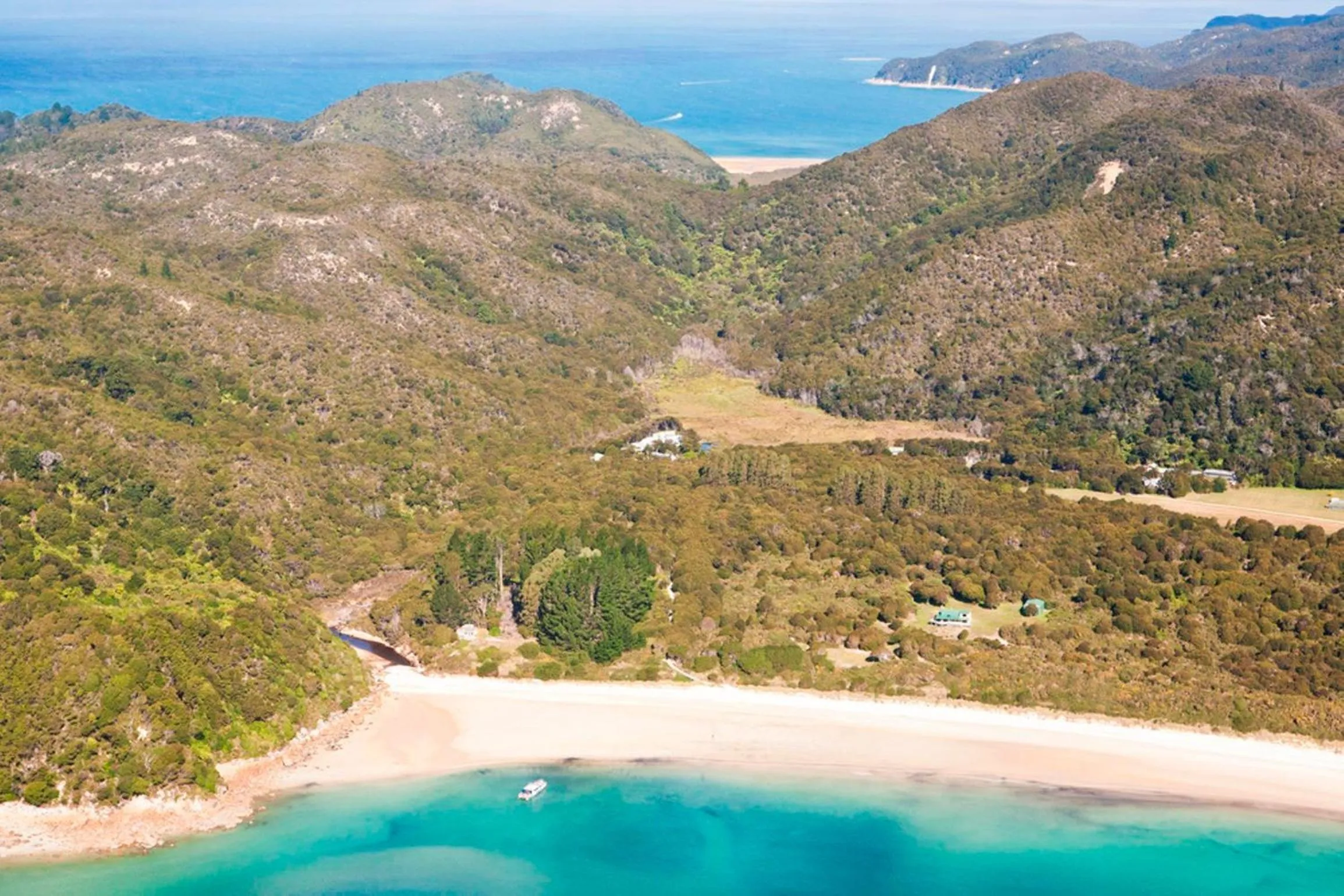 Area and facilities in Awaroa Lodge