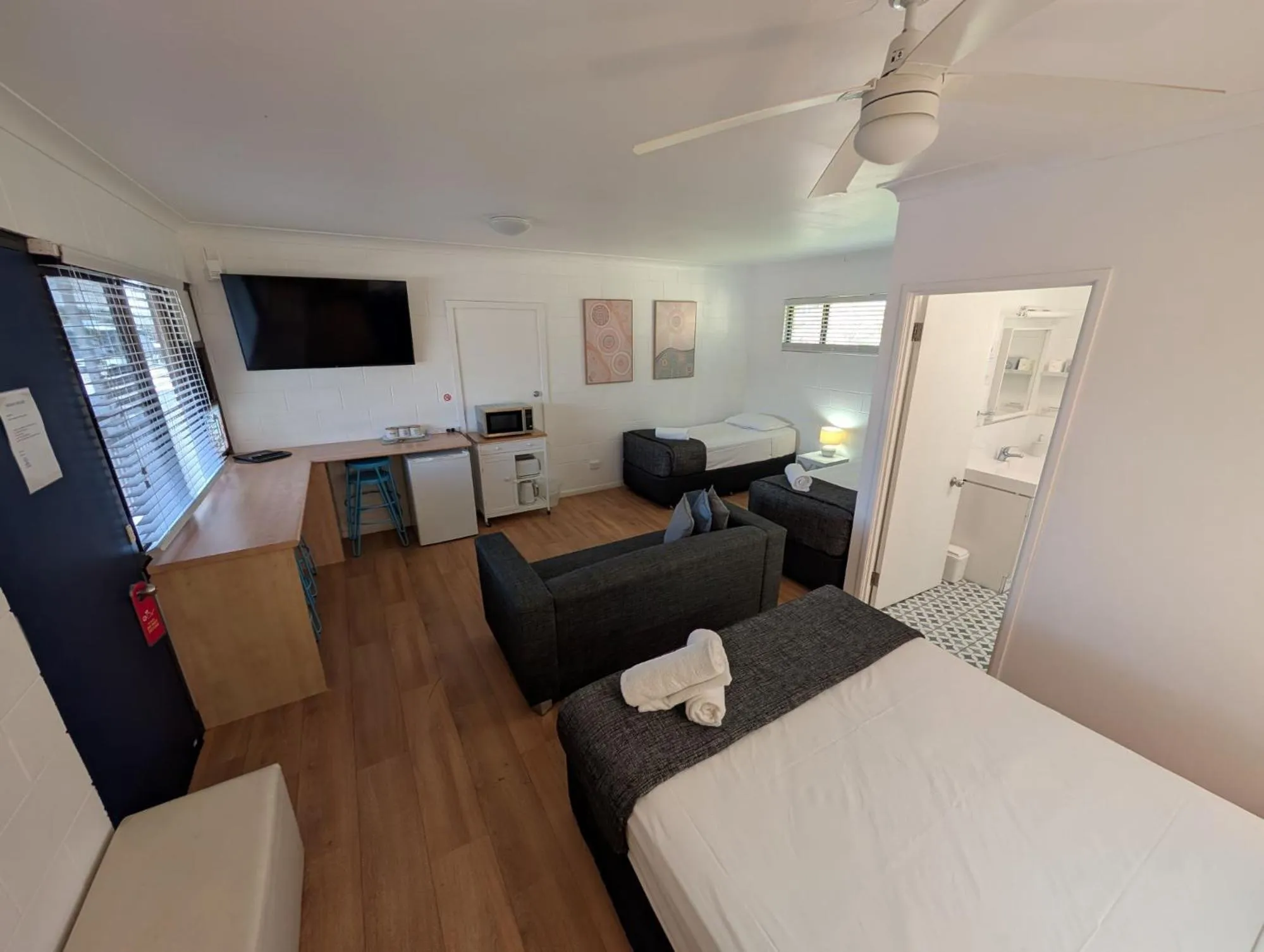 Bedroom, Bed in Moffat Beach Motel Caloundra