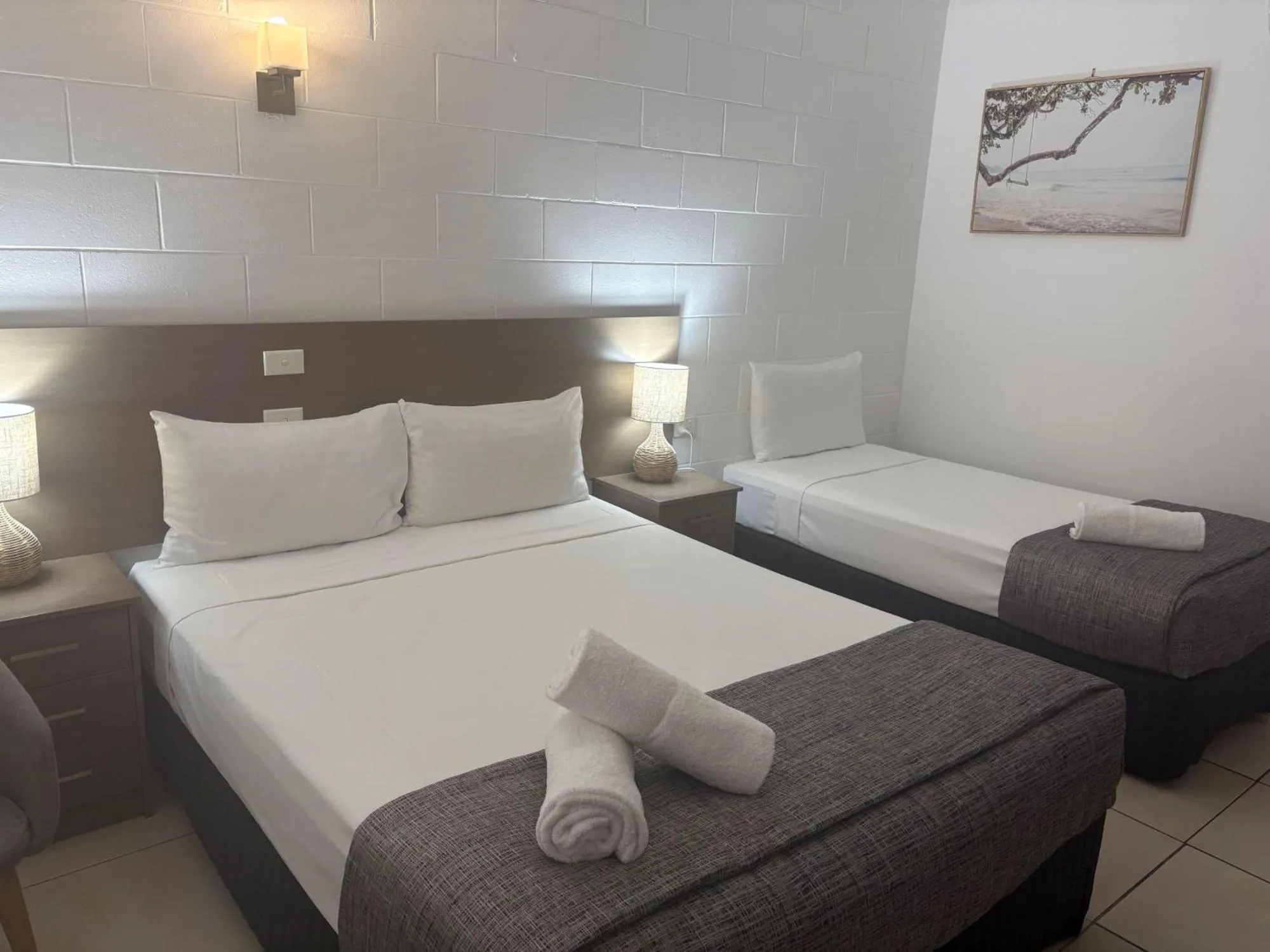 Bedroom, Bed in Moffat Beach Motel Caloundra