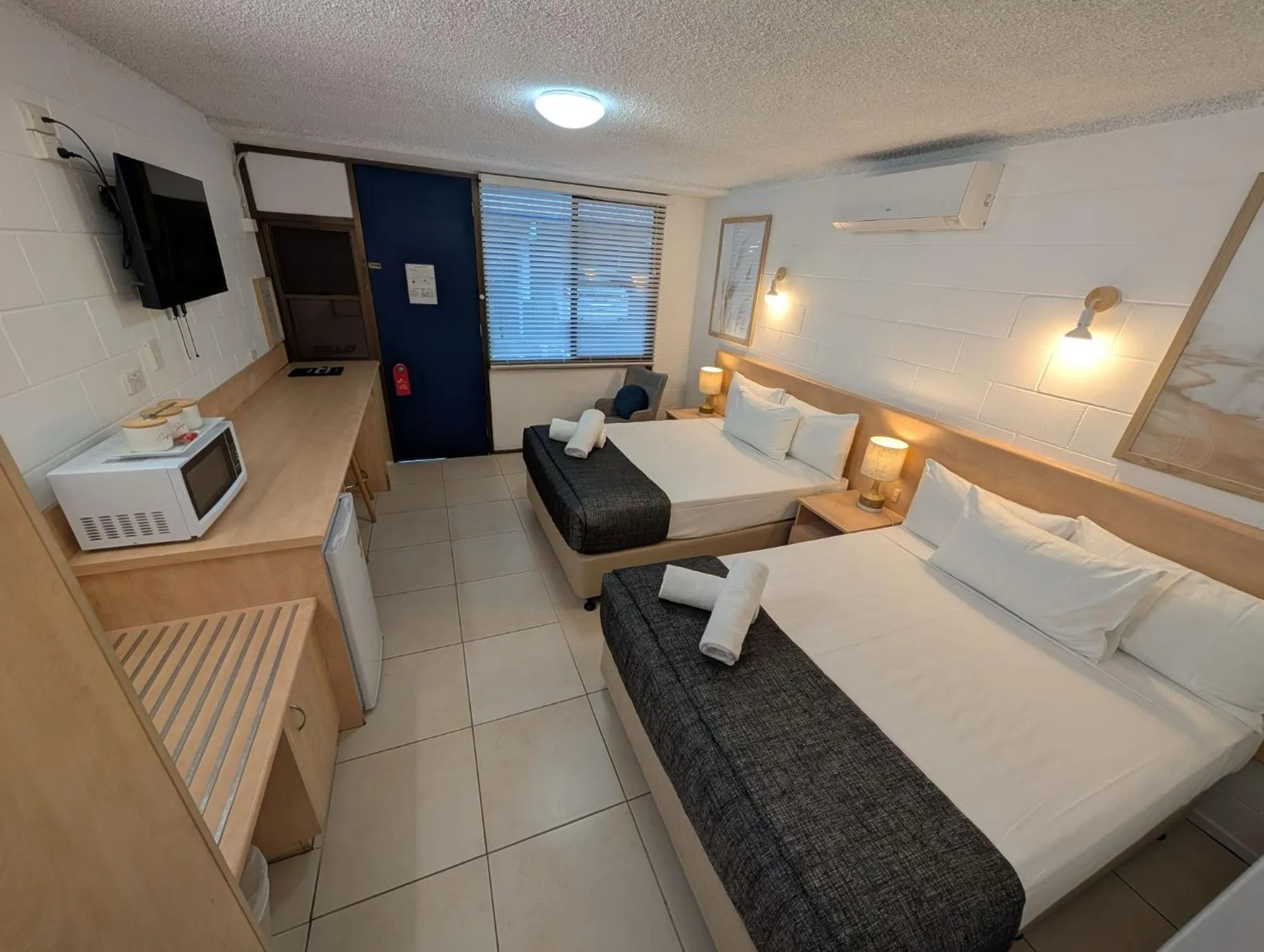 Bedroom, Bed in Moffat Beach Motel Caloundra