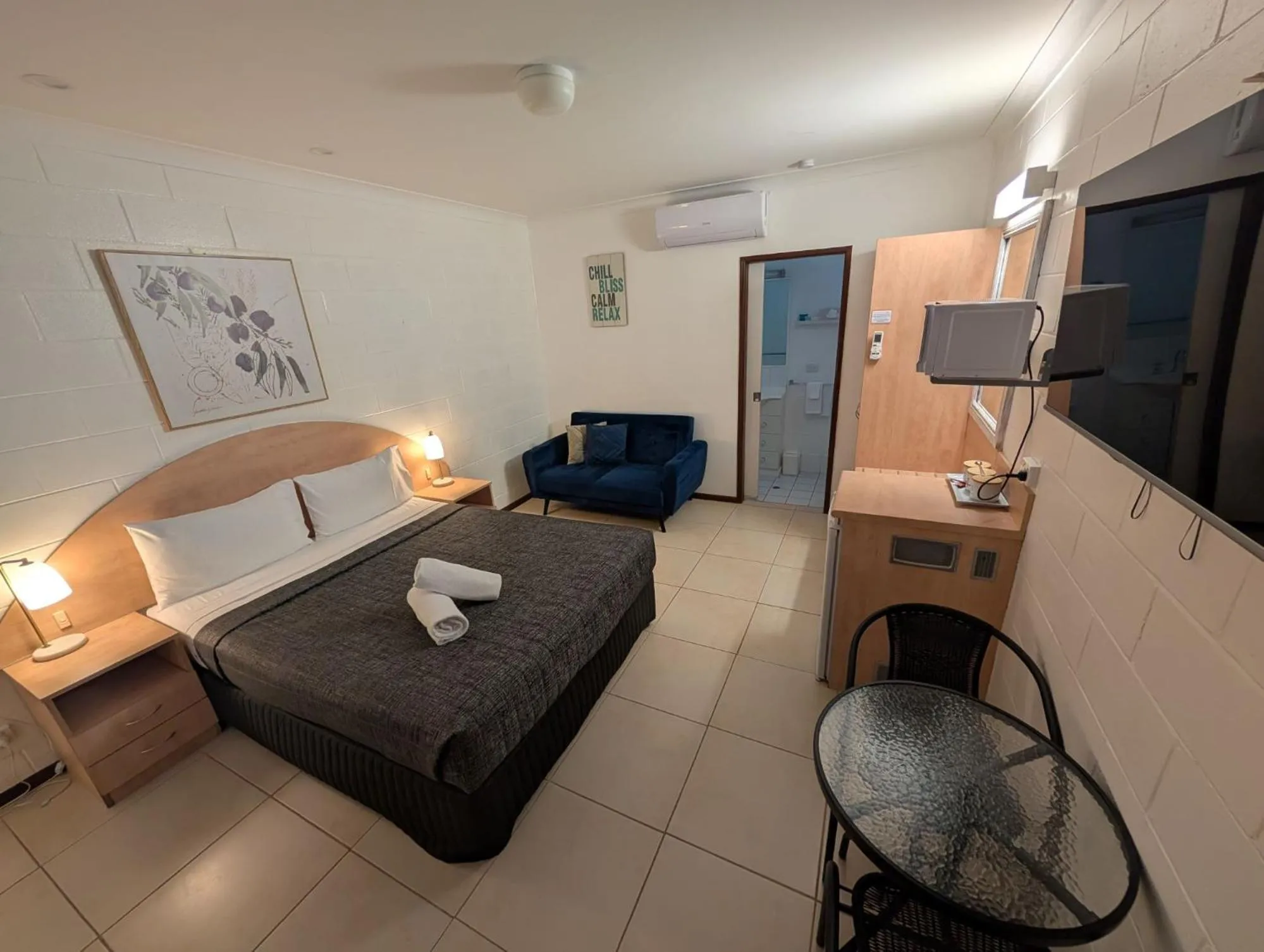 Bedroom, Bed in Moffat Beach Motel Caloundra