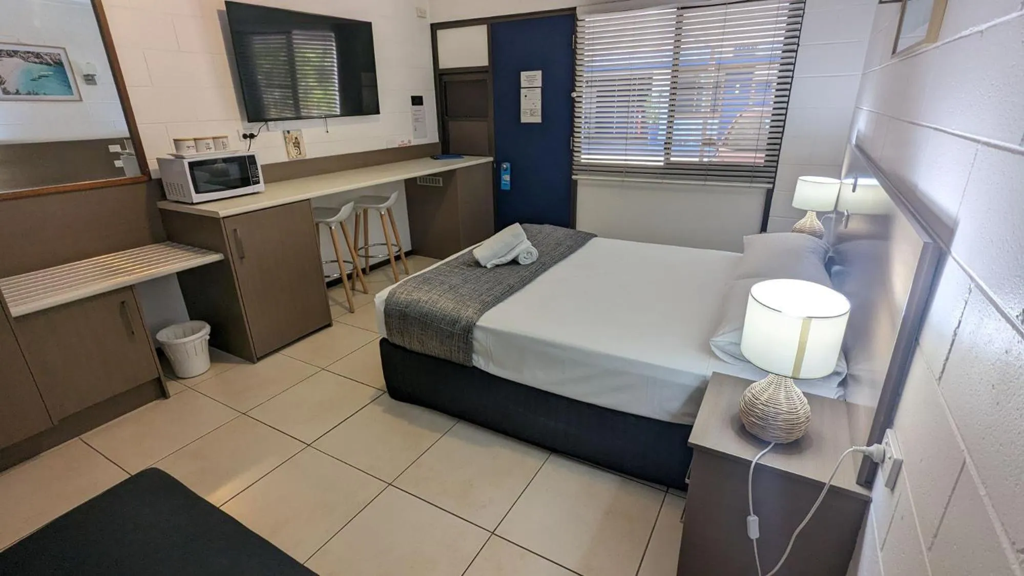 Bedroom, Bed in Moffat Beach Motel Caloundra