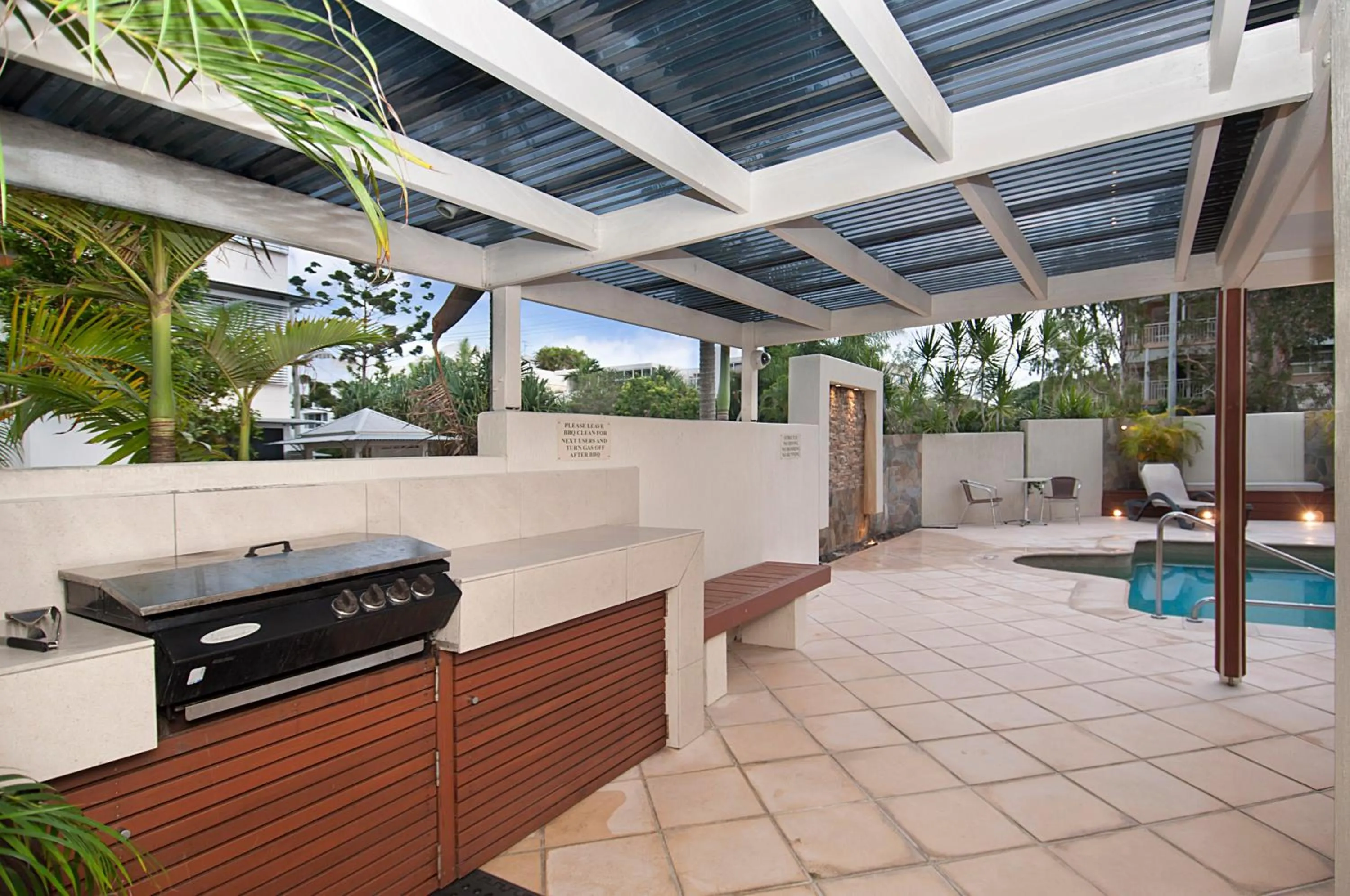 BBQ facilities in Beachcomber on the Spit