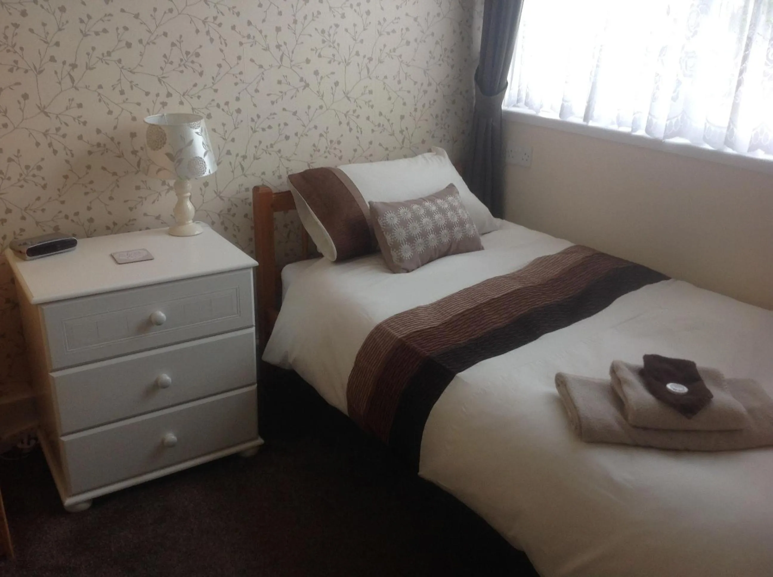 Bed in Cleasewood Guest House