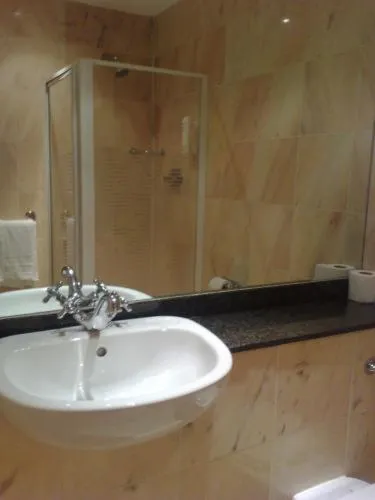 Bathroom in Mermaid Suite Hotel