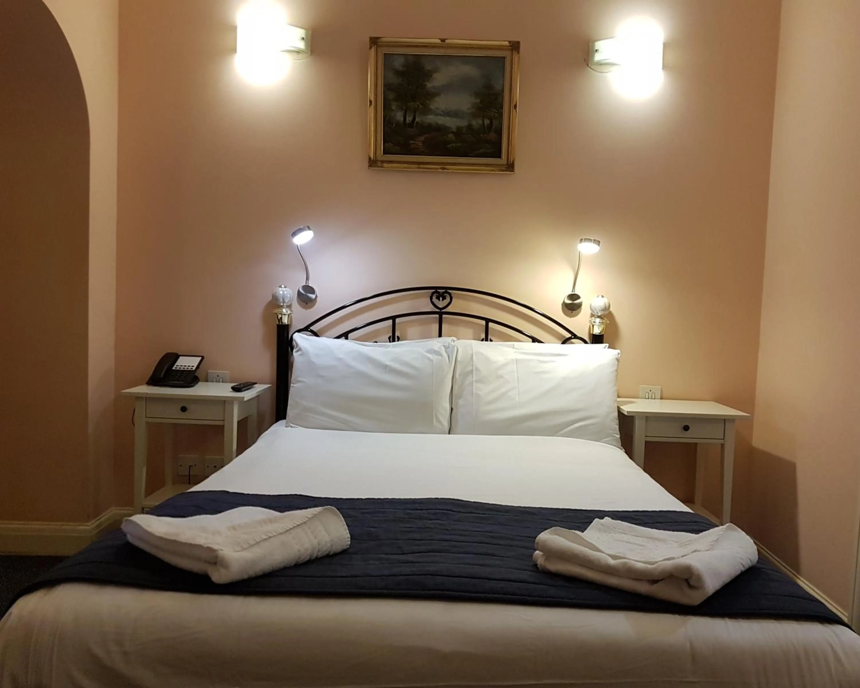 Bed in Mermaid Suite Hotel