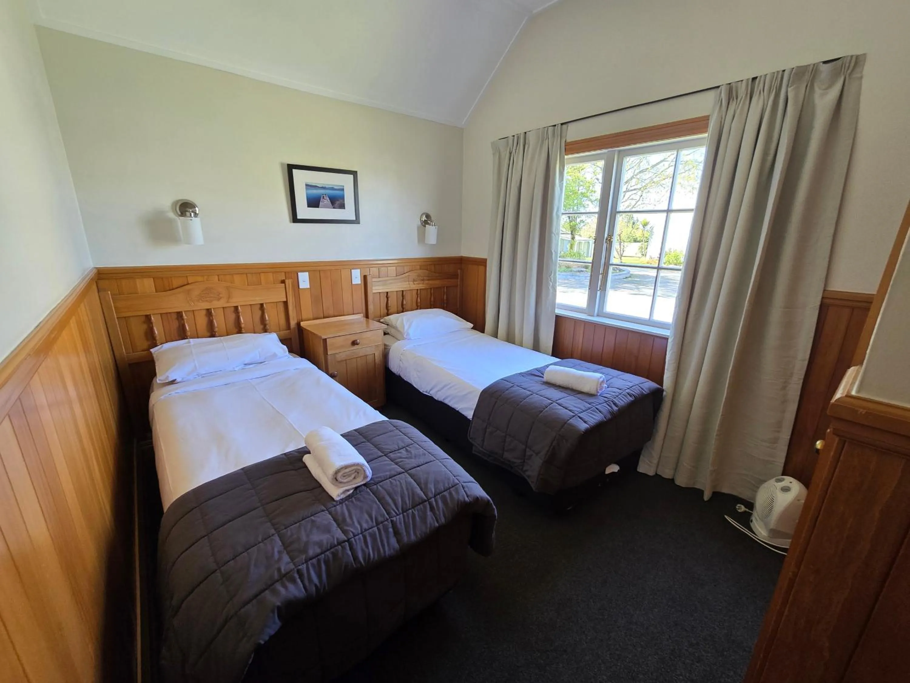 Bedroom, Bed in Huka Falls Resort