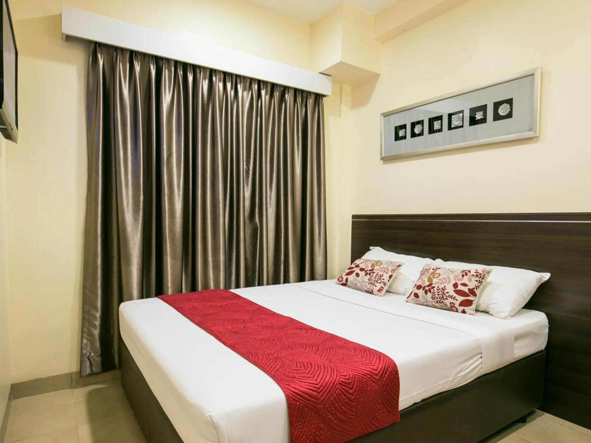 Bed in Hotel 81 Balestier