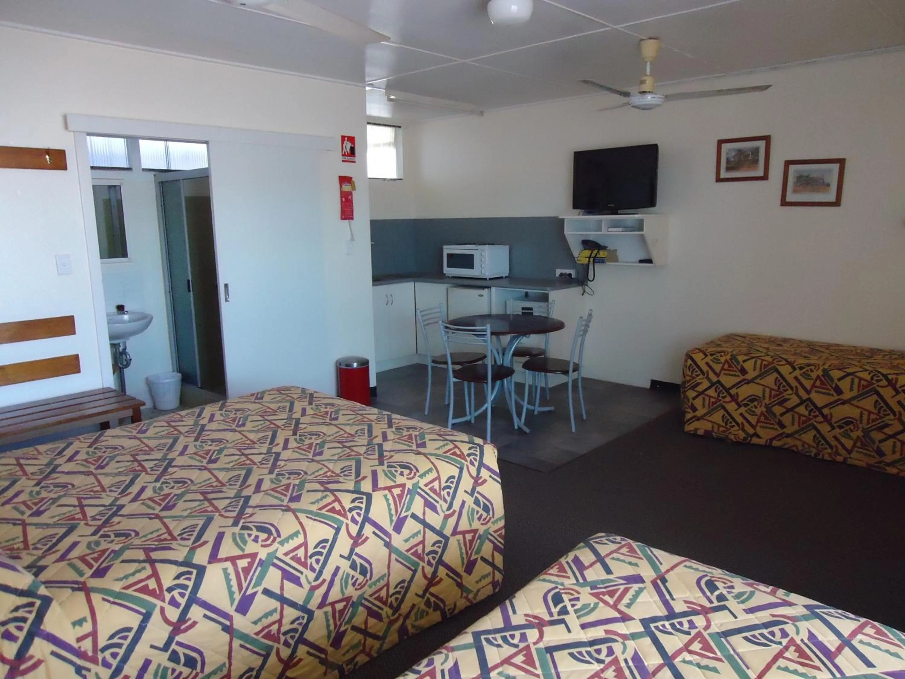 Bed in Moondarra Motel