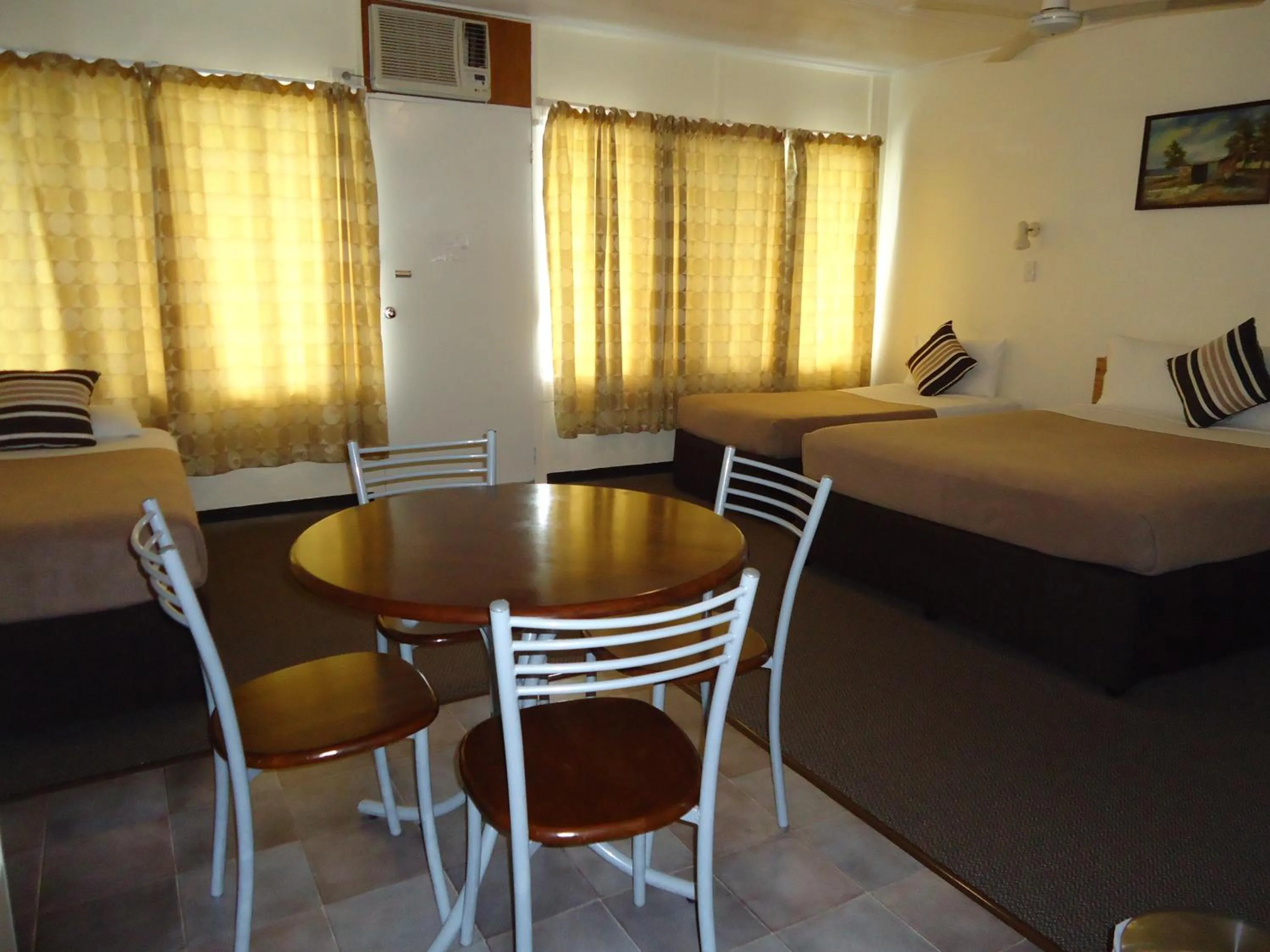 Bed in Moondarra Motel