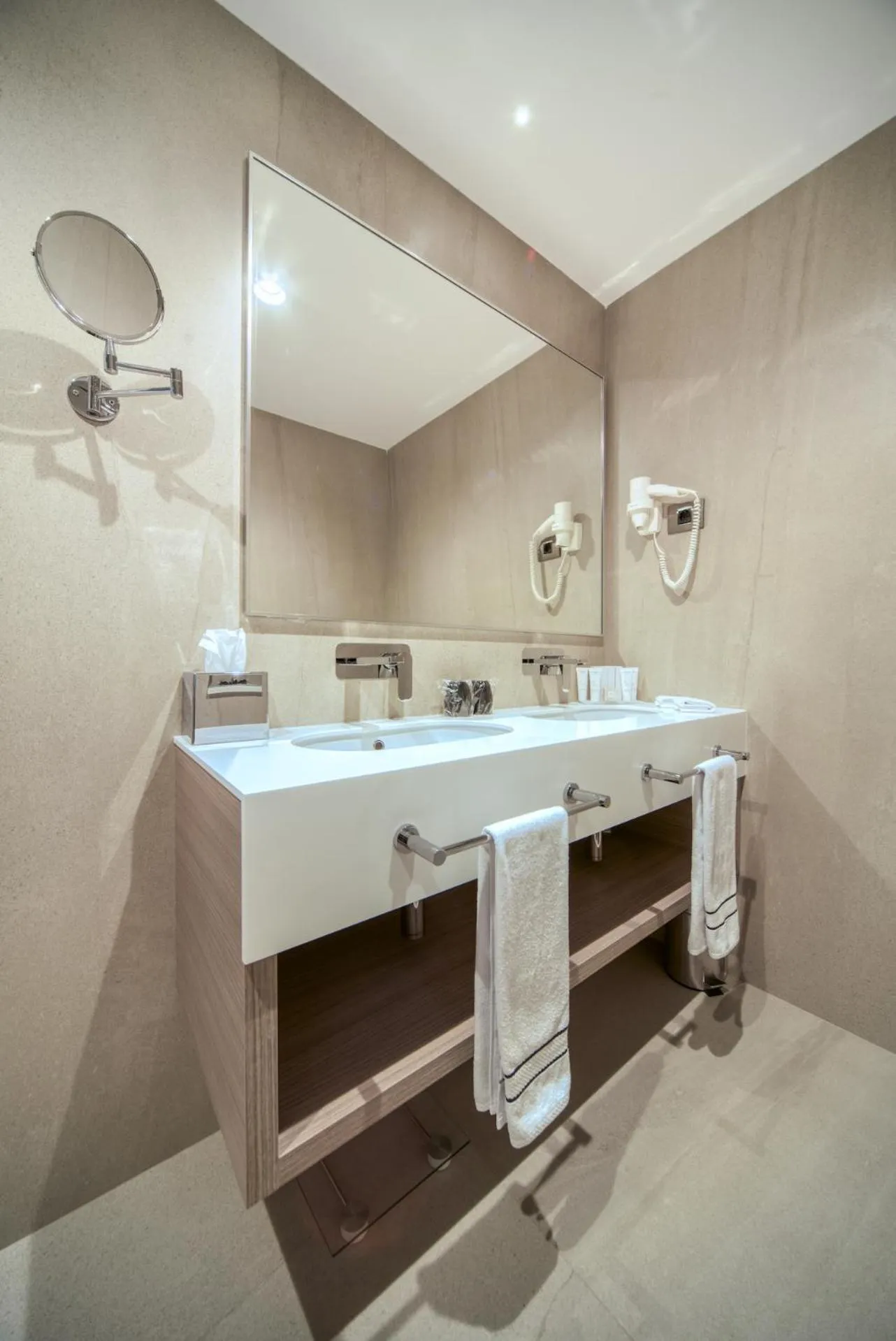 Bathroom in Hotel AMI Budva Petrovac