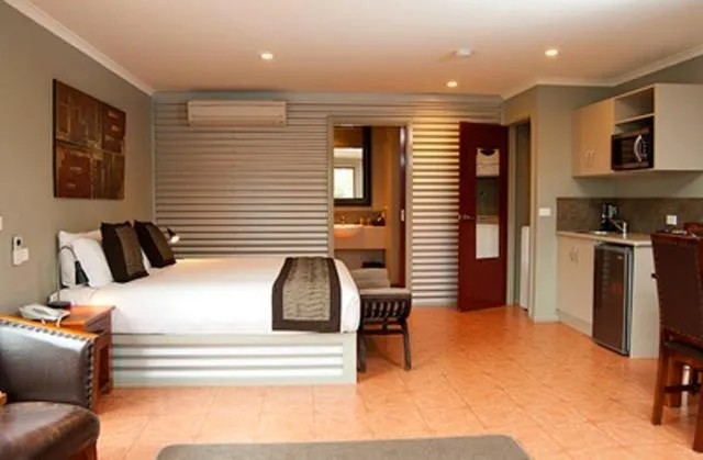 Photo of the whole room, Bed in Bairnsdale Motel