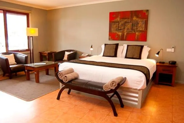 Bed in Bairnsdale Motel