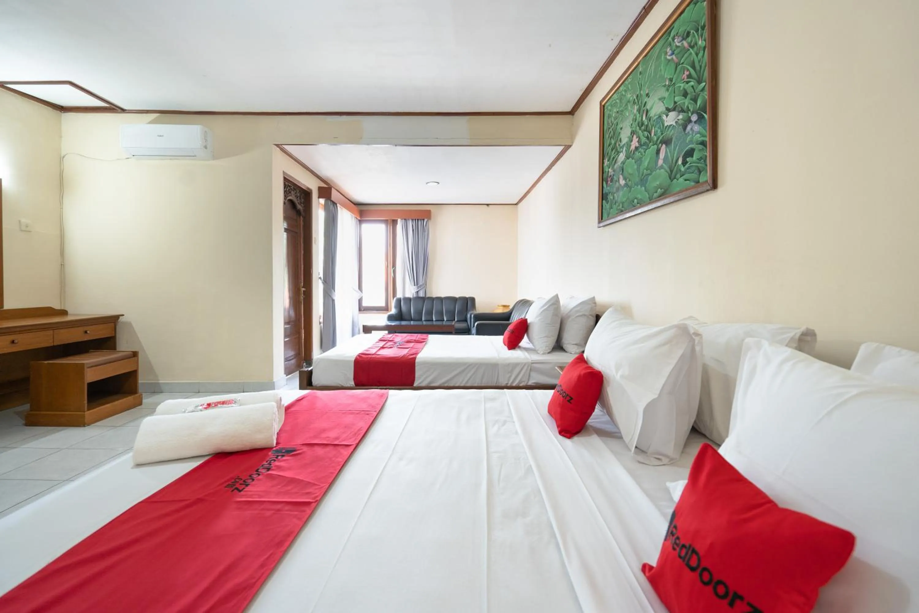 Bedroom in RedDoorz Plus at Mahajaya Hotel Denpasar
