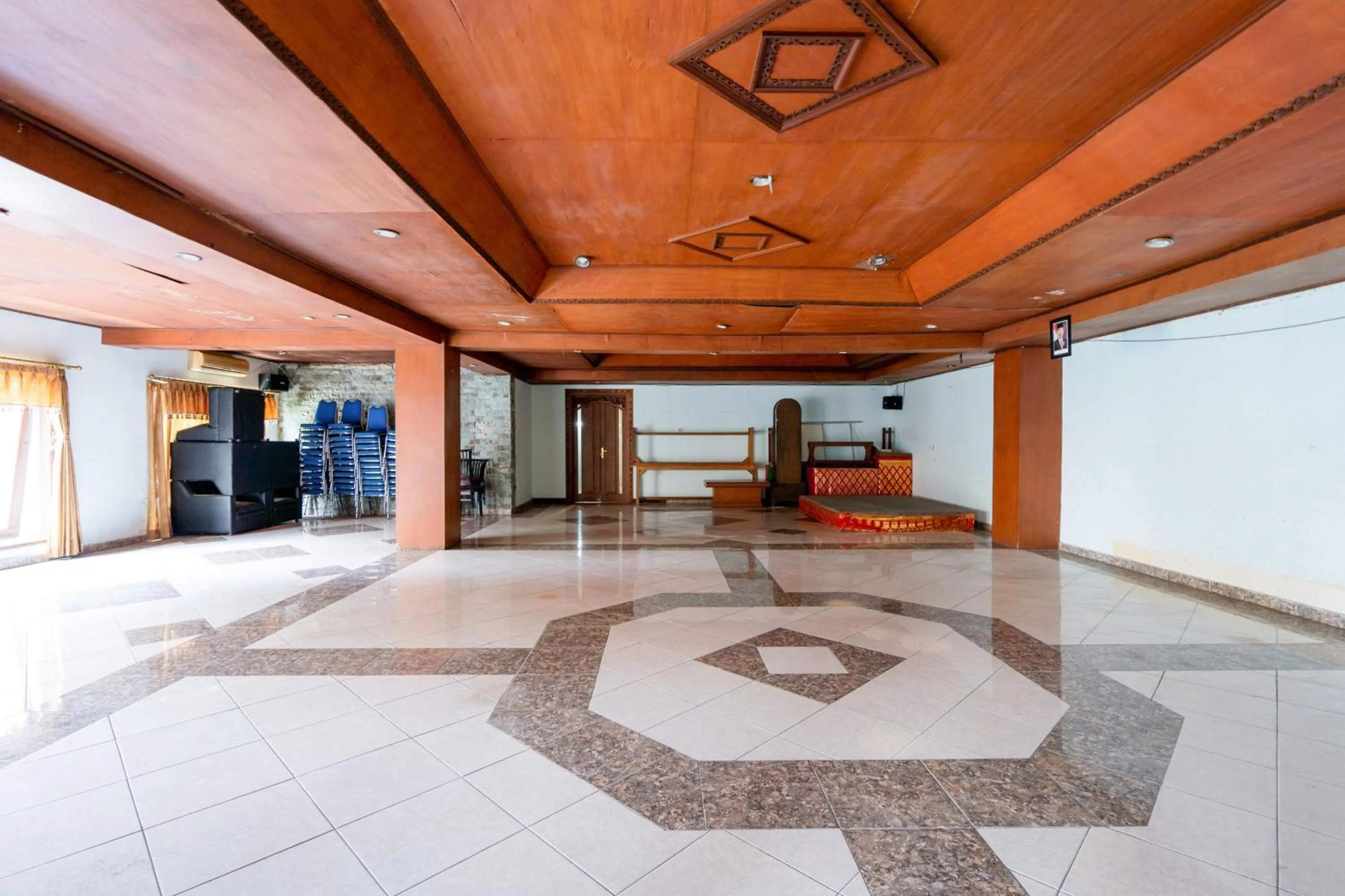 Property building in RedDoorz Plus at Mahajaya Hotel Denpasar