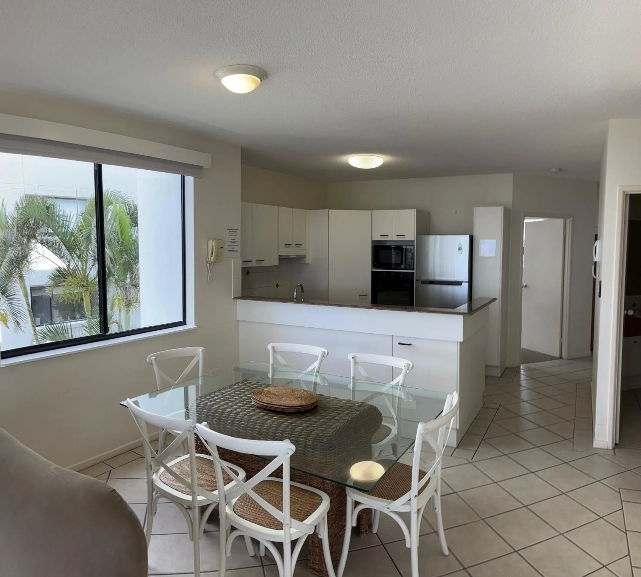 Kitchen or kitchenette in Kings Row Apartments