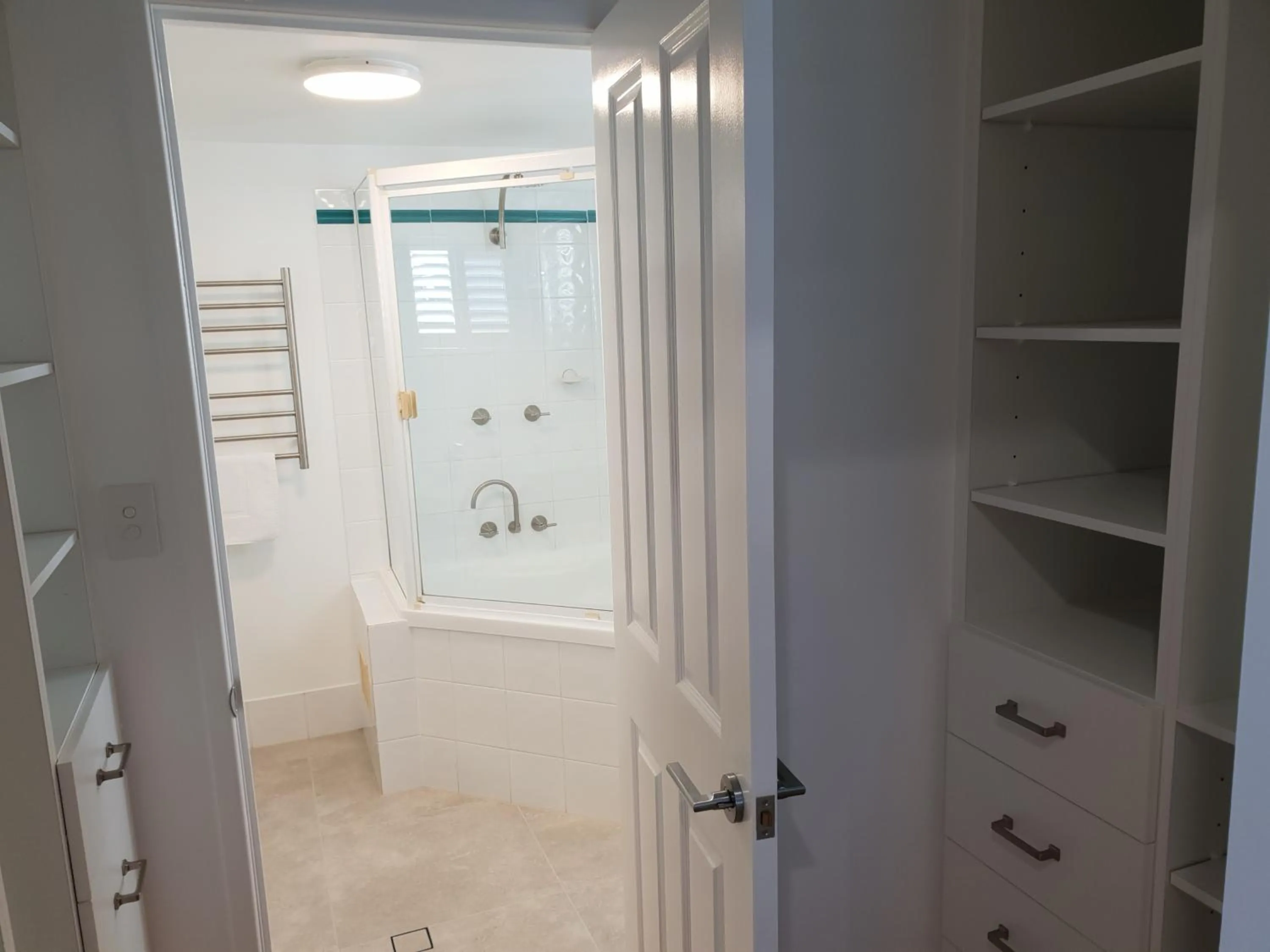 Bathroom in Kings Row Apartments
