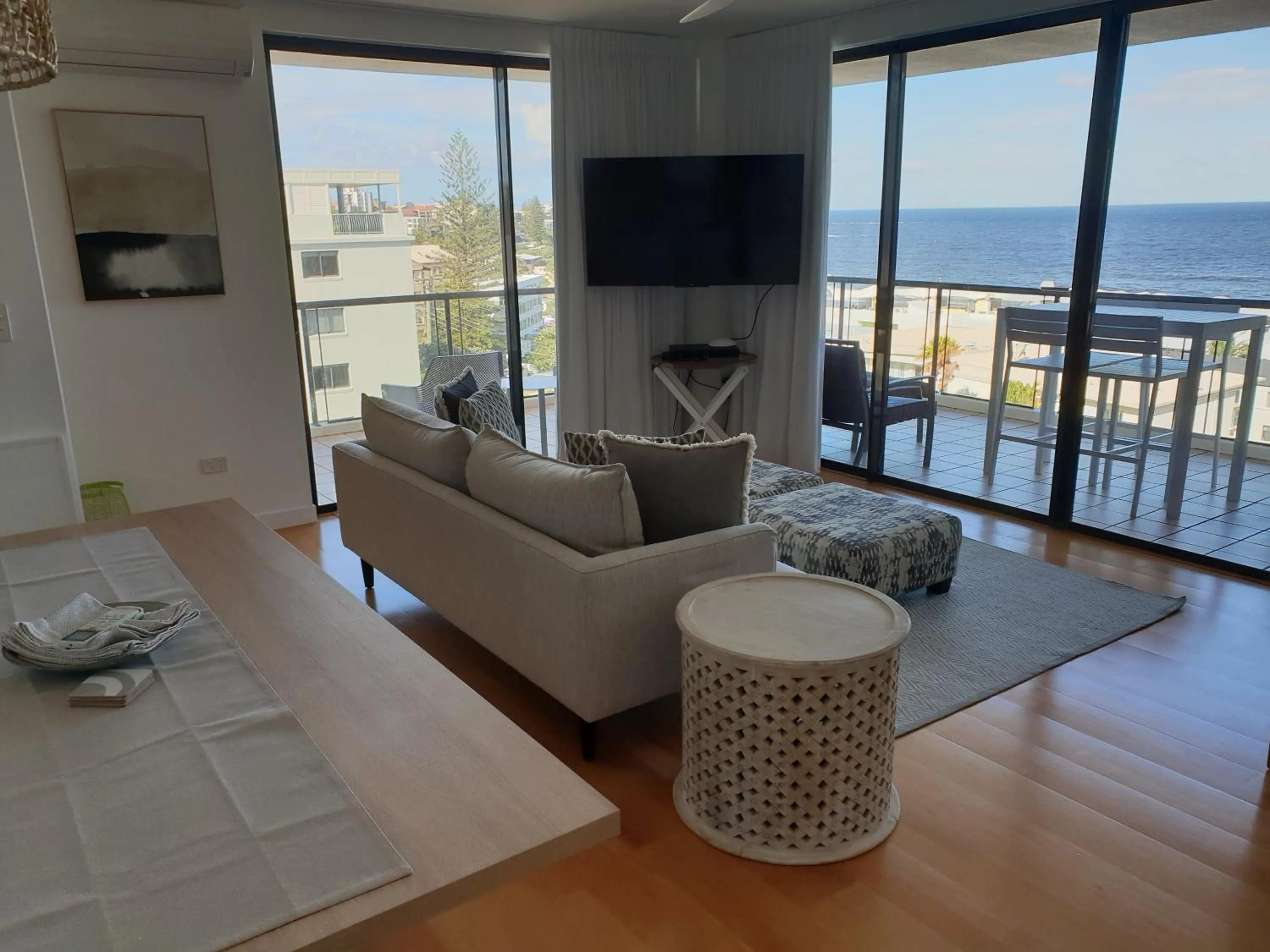 Living room in Kings Row Apartments