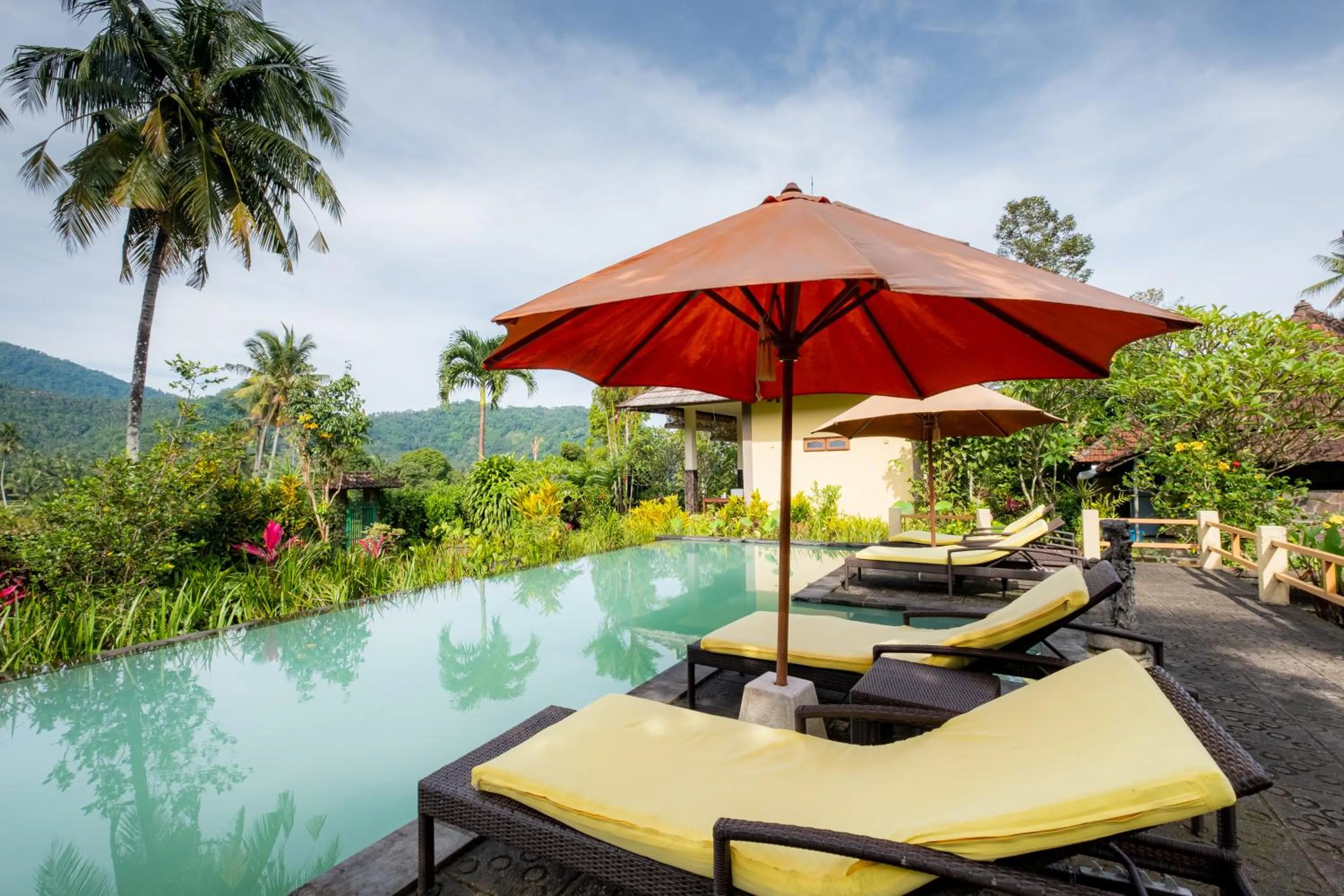 Mountain view in Villa Manuk