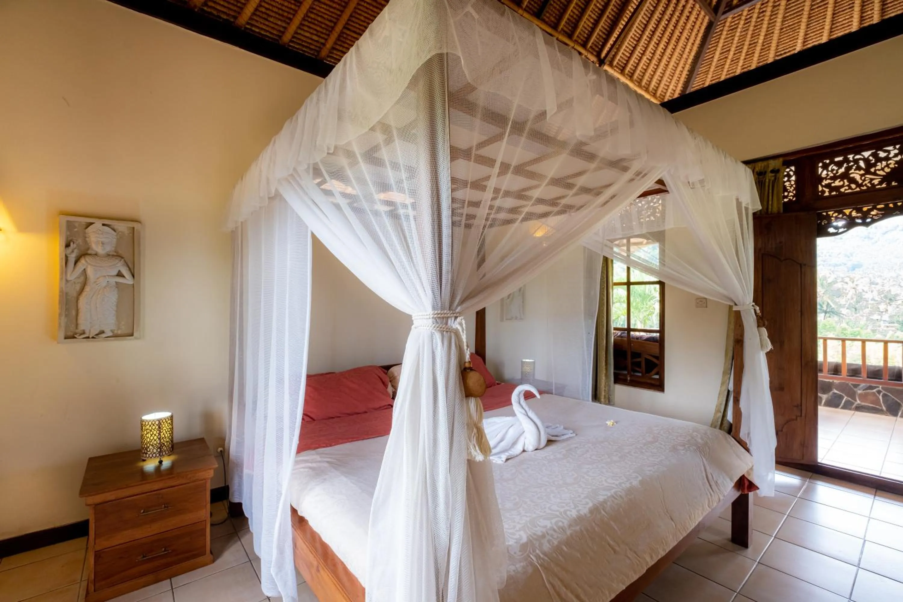 Bedroom, Bed in Villa Manuk