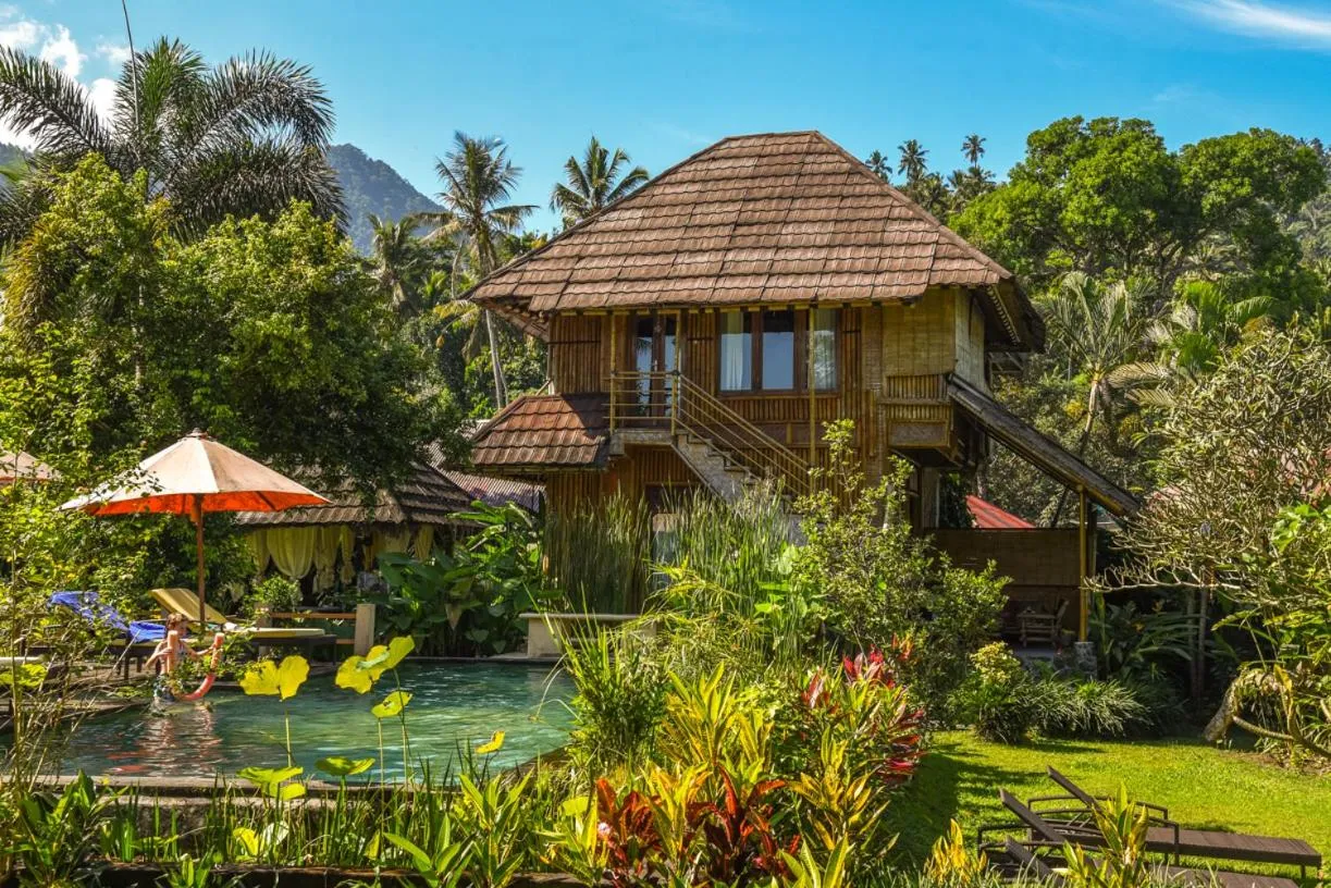 Property building in Villa Manuk