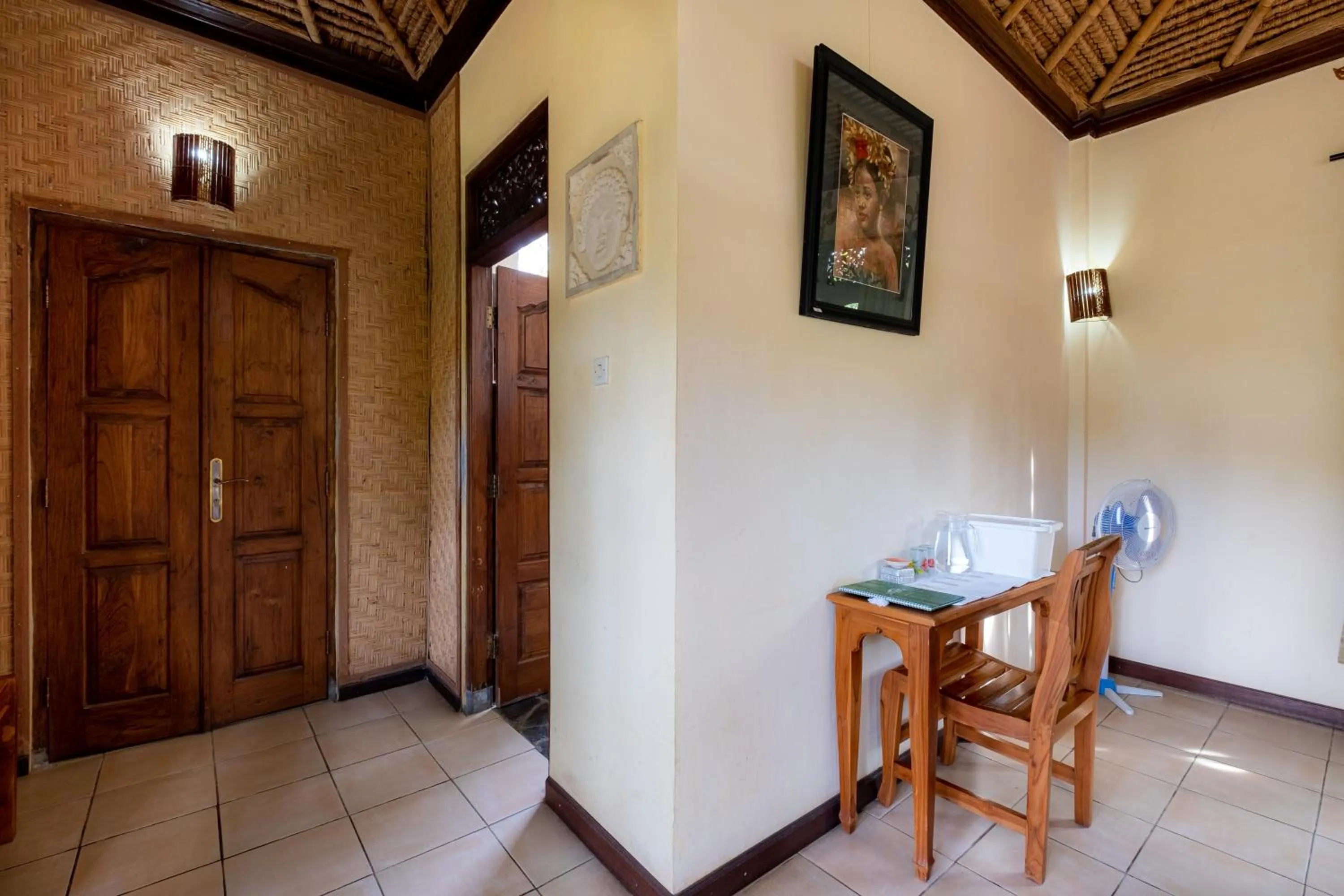 Dining area in Villa Manuk