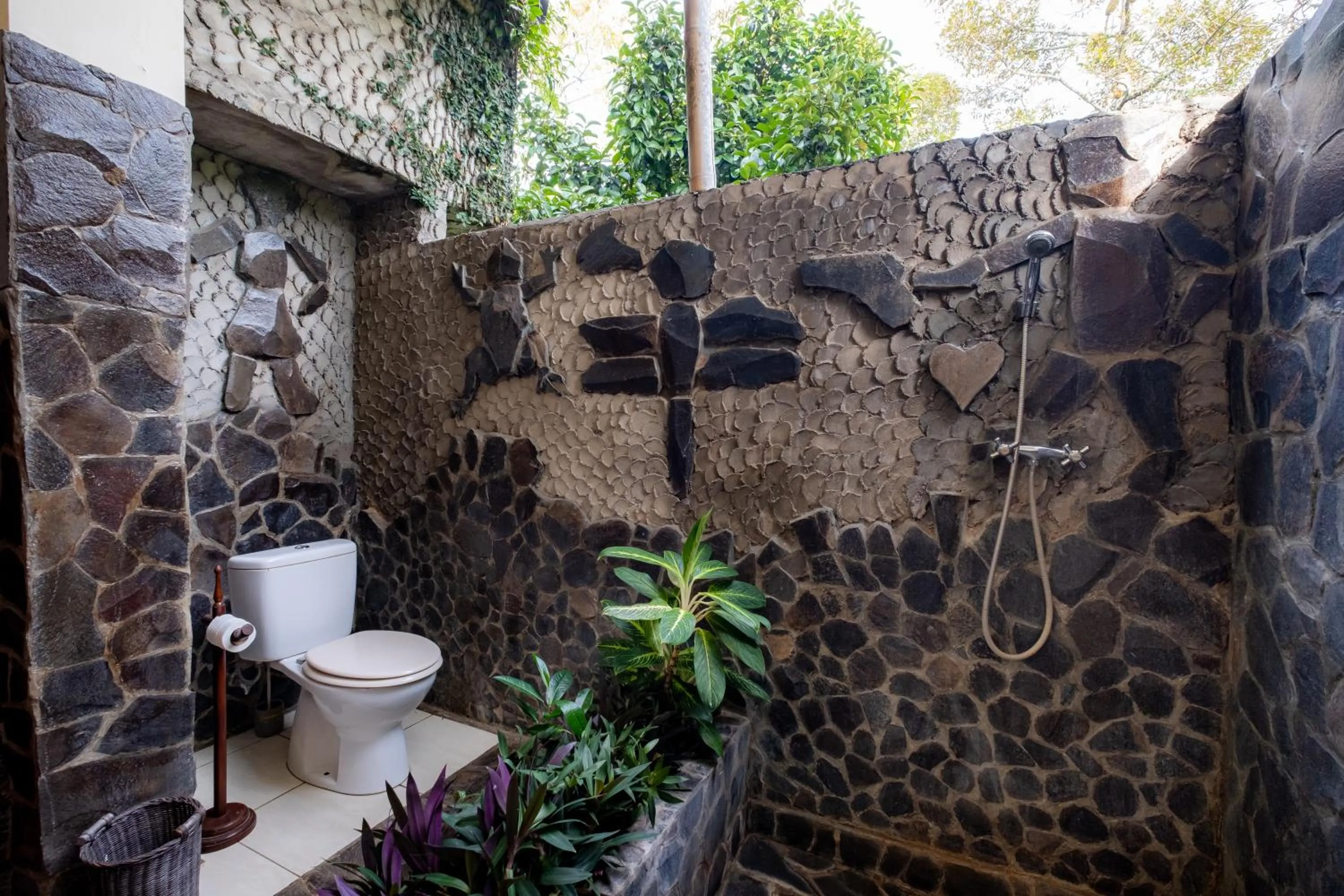 Toilet in Villa Manuk