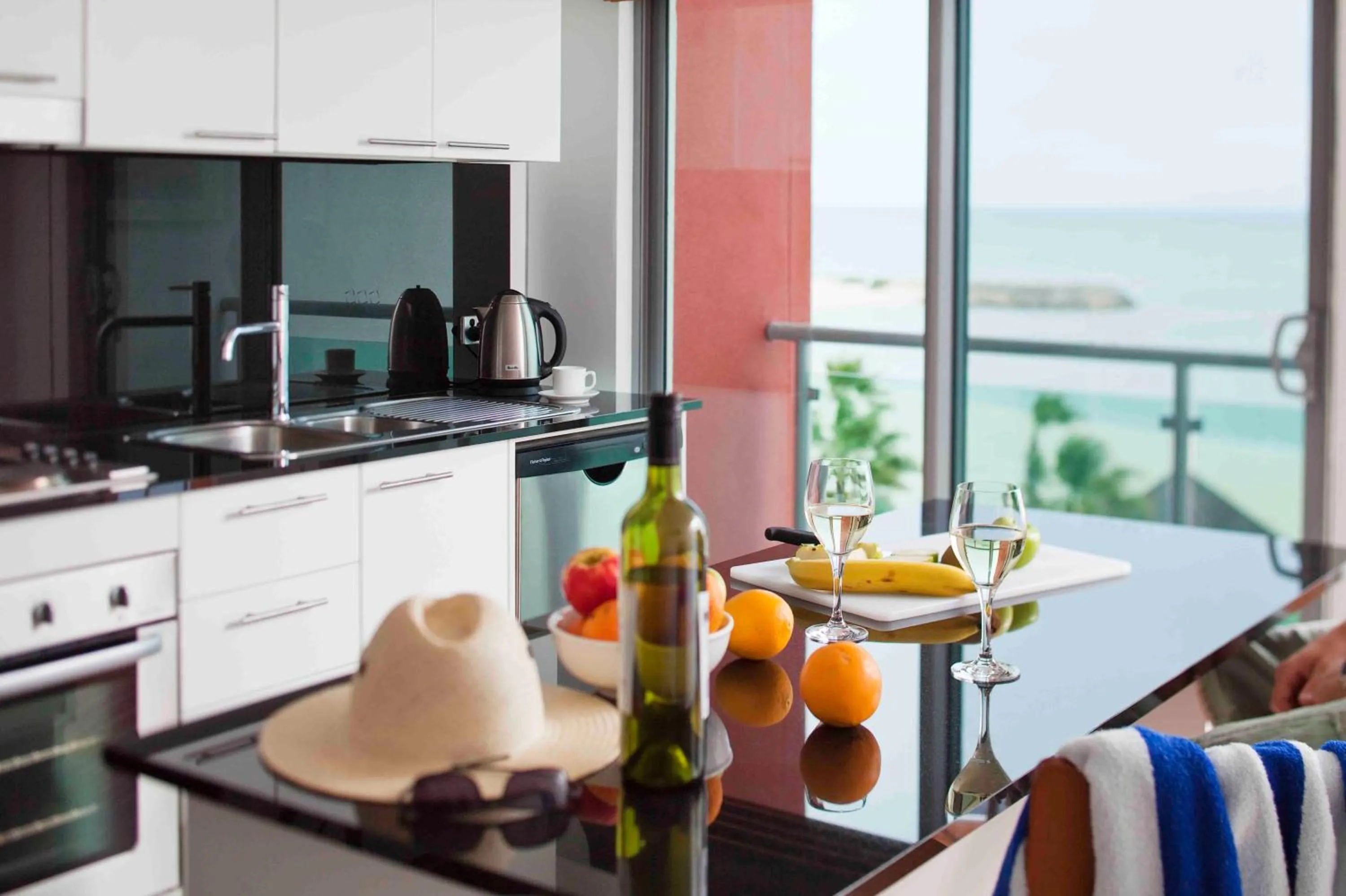 Food and drinks in Seashells Mandurah