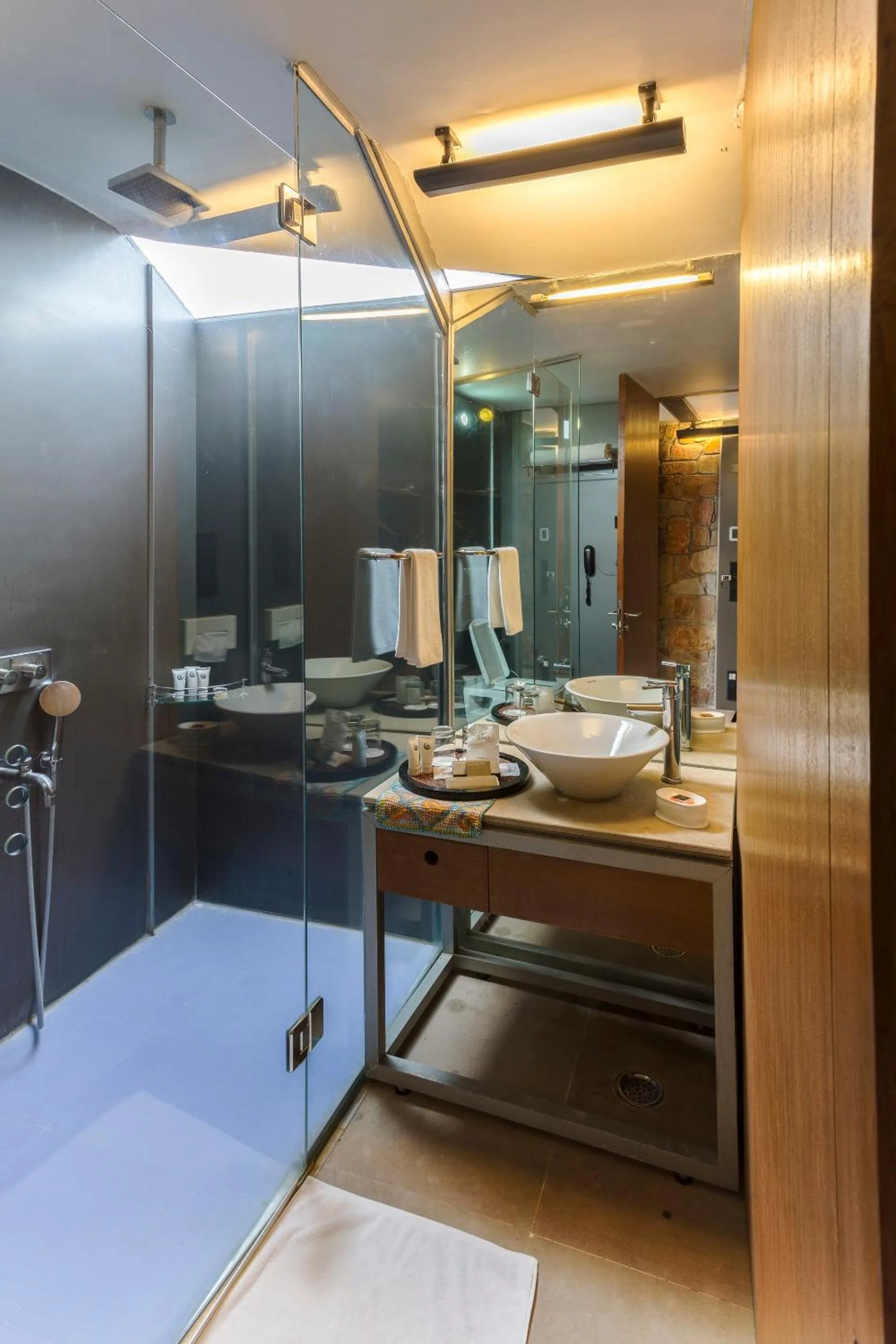 Bathroom, Bed in Mana Ranakpur