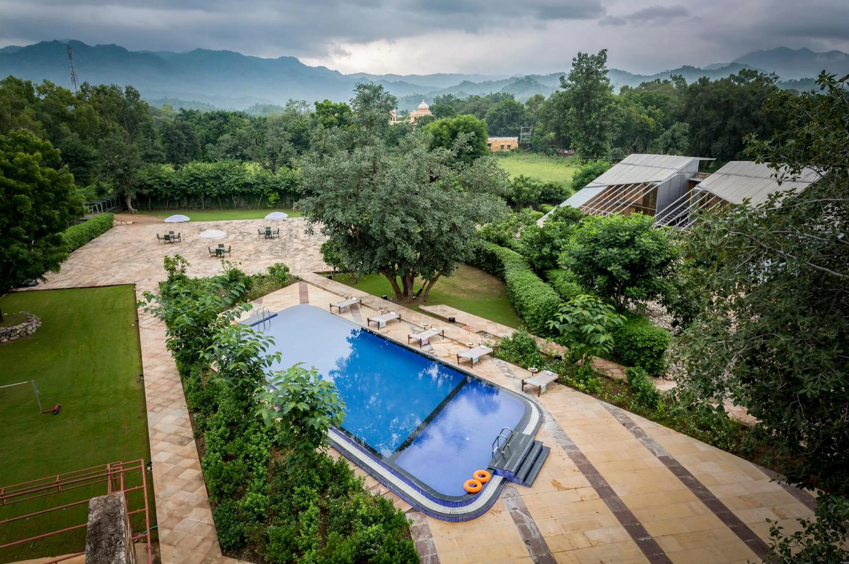 Swimming pool in Mana Ranakpur
