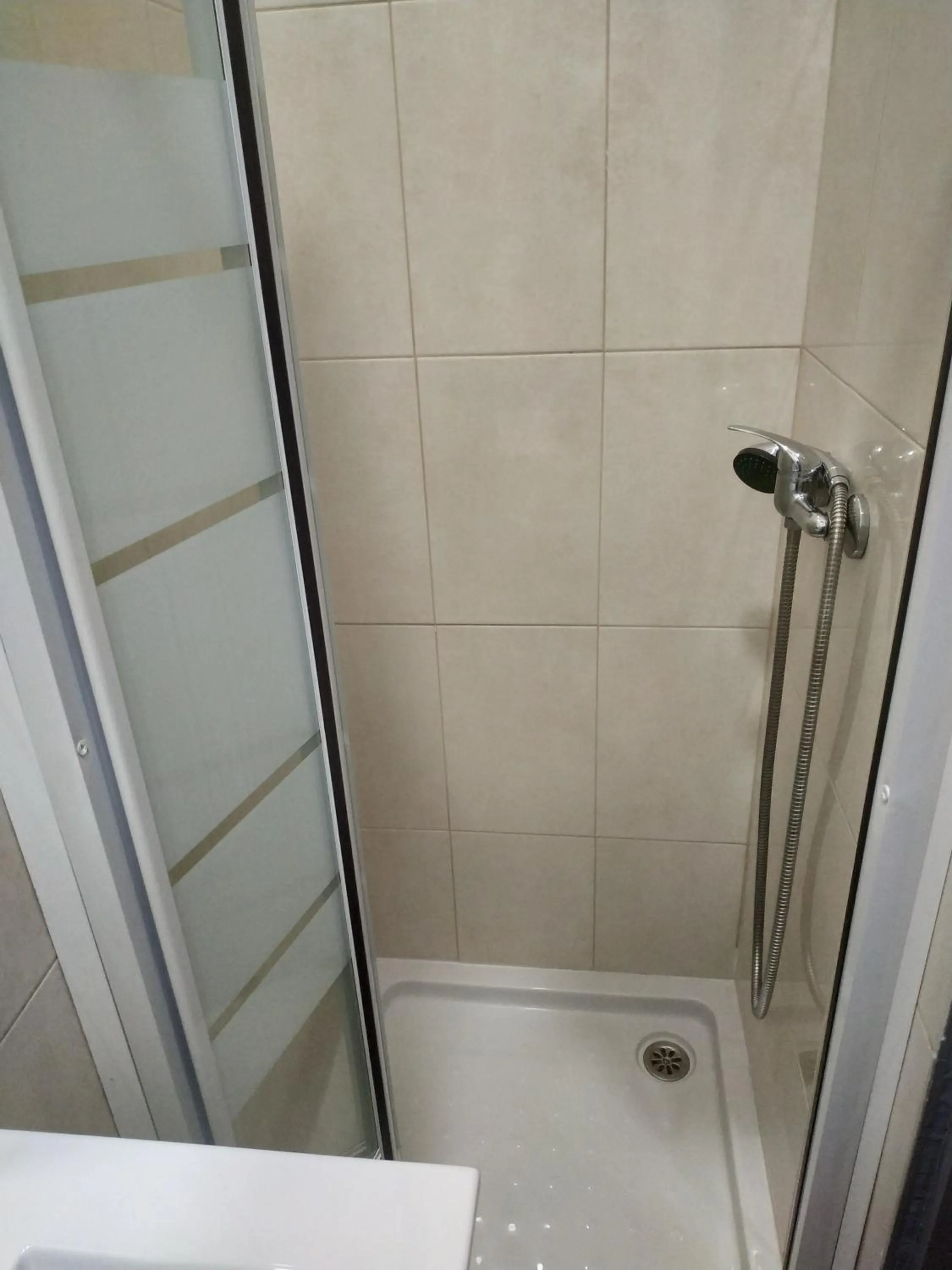 Shower in Gabriel Guesthouse