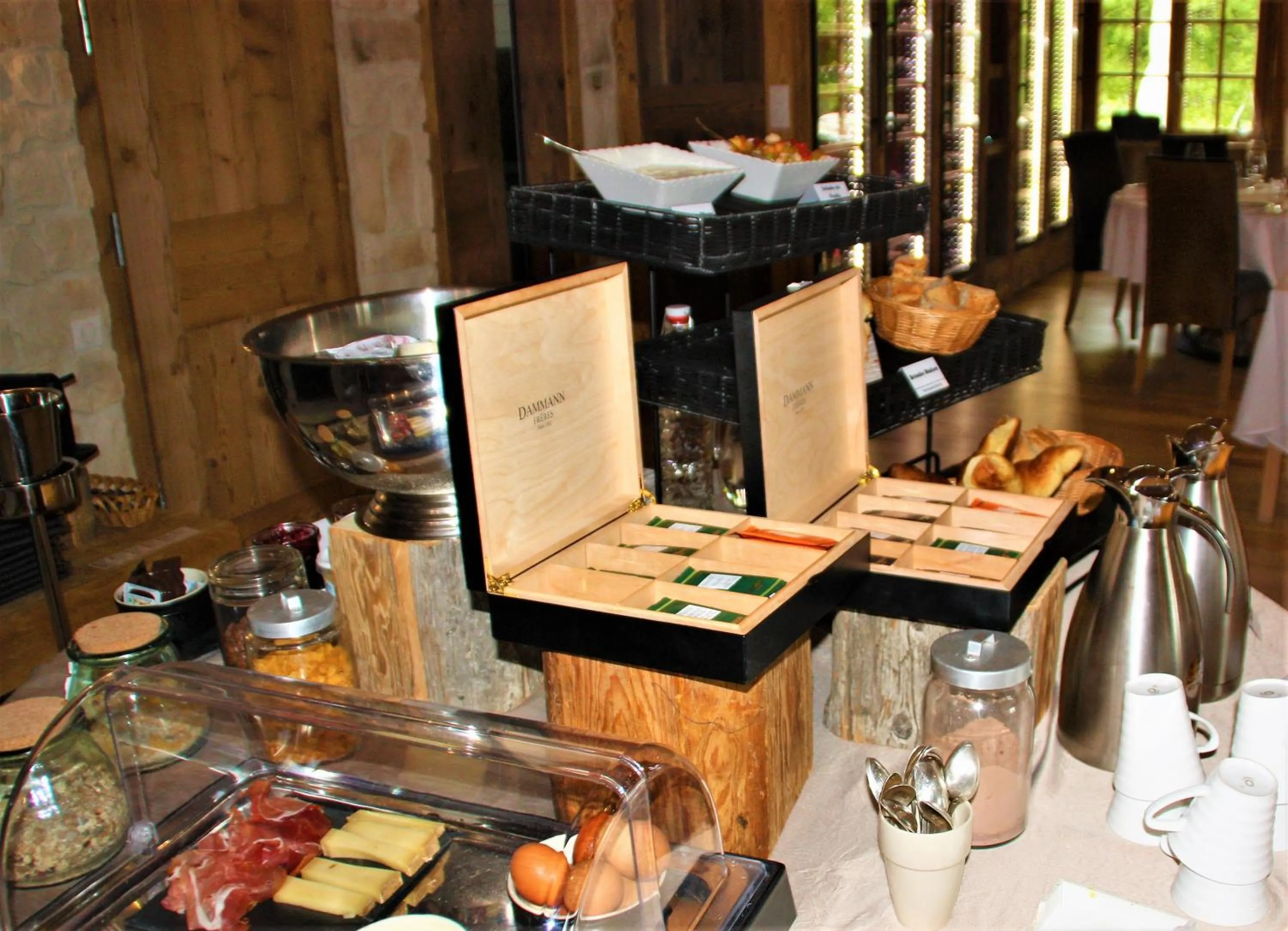 Buffet breakfast in Le Tillau