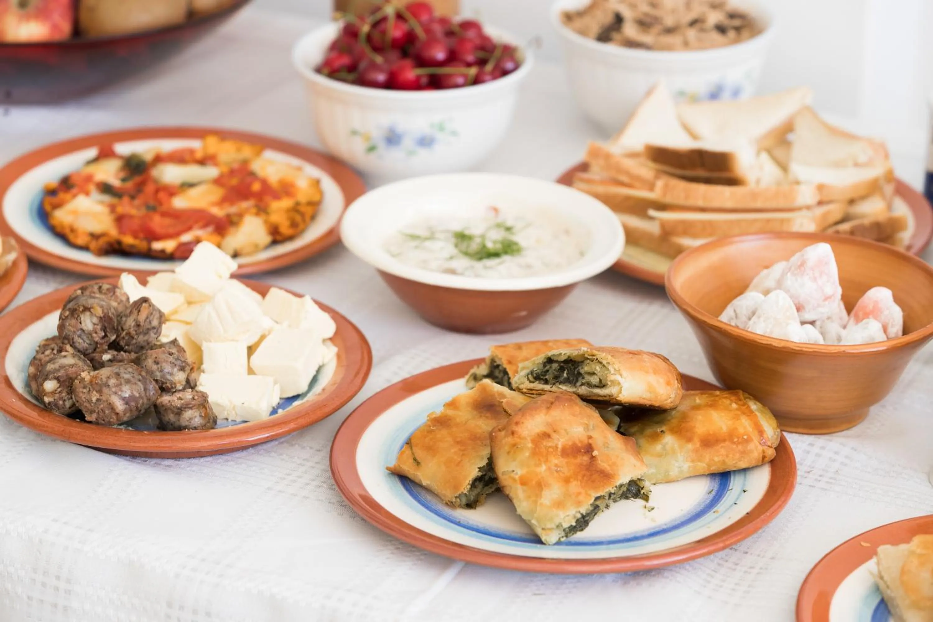 Restaurant/places to eat in Tinos Resort