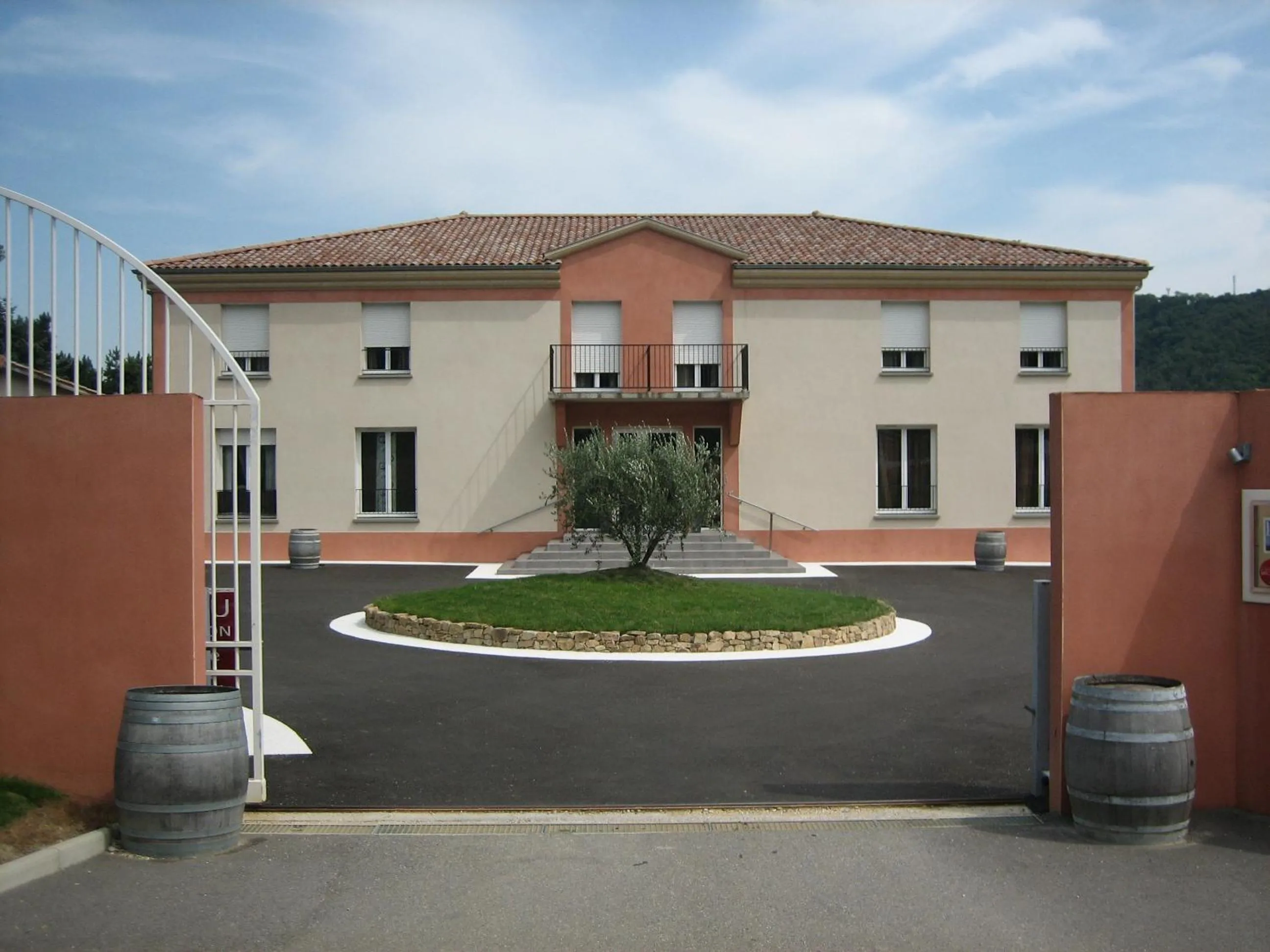 Facade/entrance in Hôtel Le Domaine des Vignes Ampuis Lyon Sud Vienne