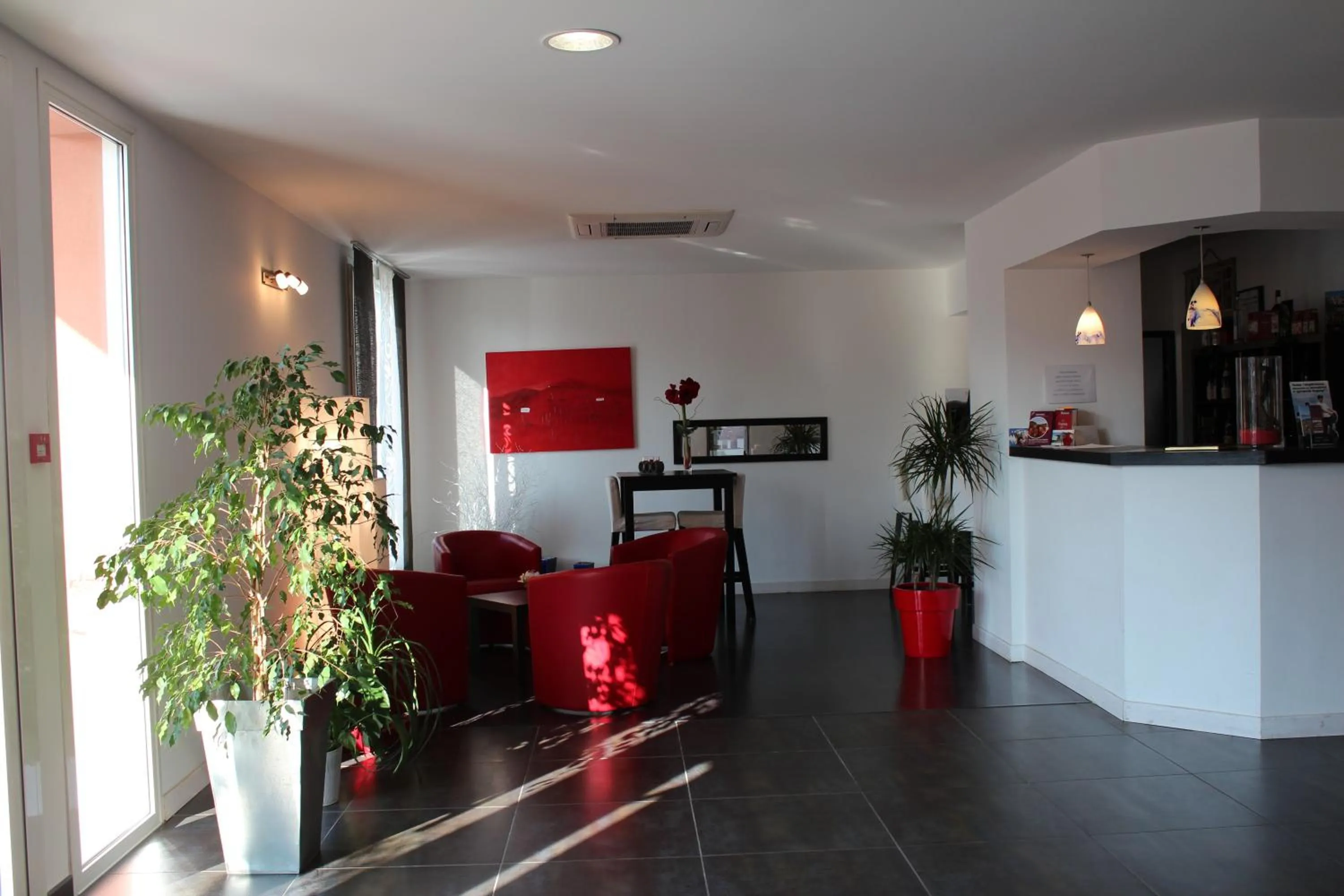 Lobby or reception in Hôtel Le Domaine des Vignes Ampuis Lyon Sud Vienne